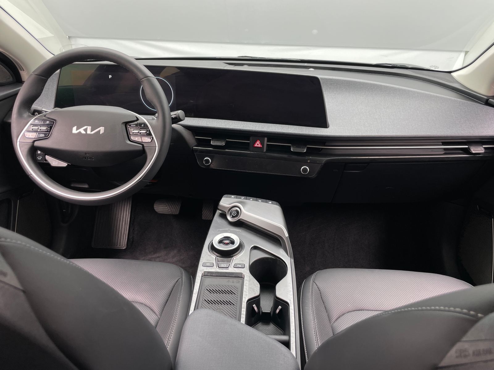 Thumbnail: 2023 Kia EV6 - 2