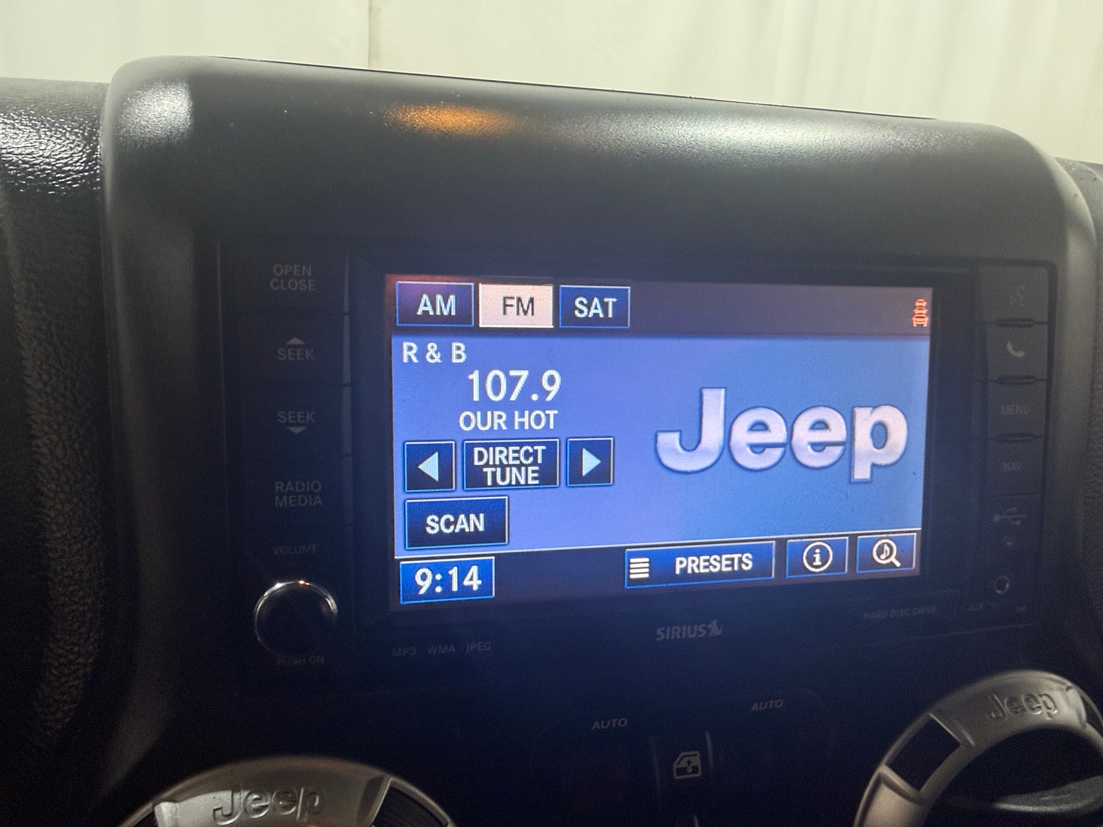 Thumbnail: 2014 Jeep Wrangler - 3
