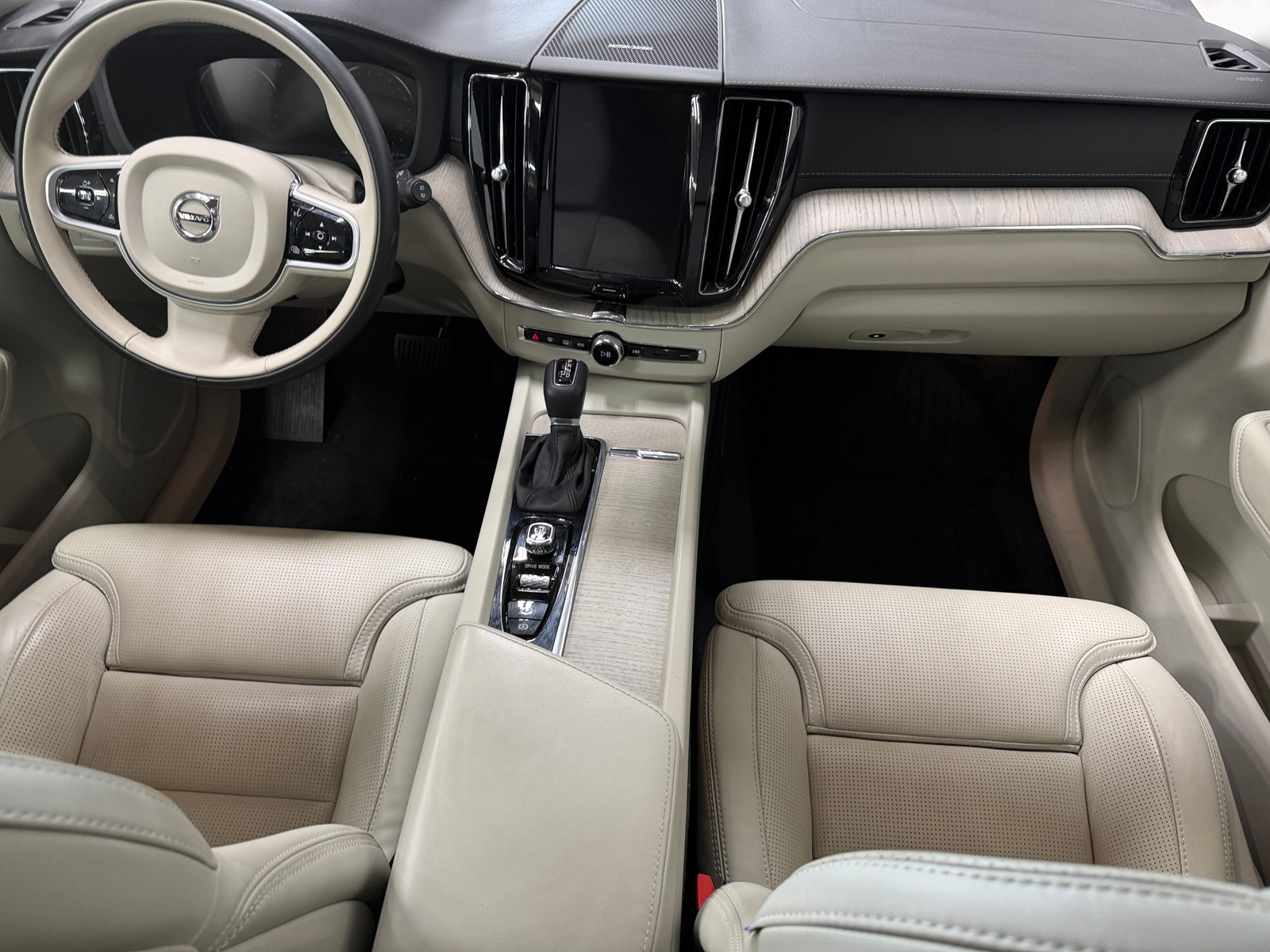 Thumbnail: 2020 Volvo XC60 - 2