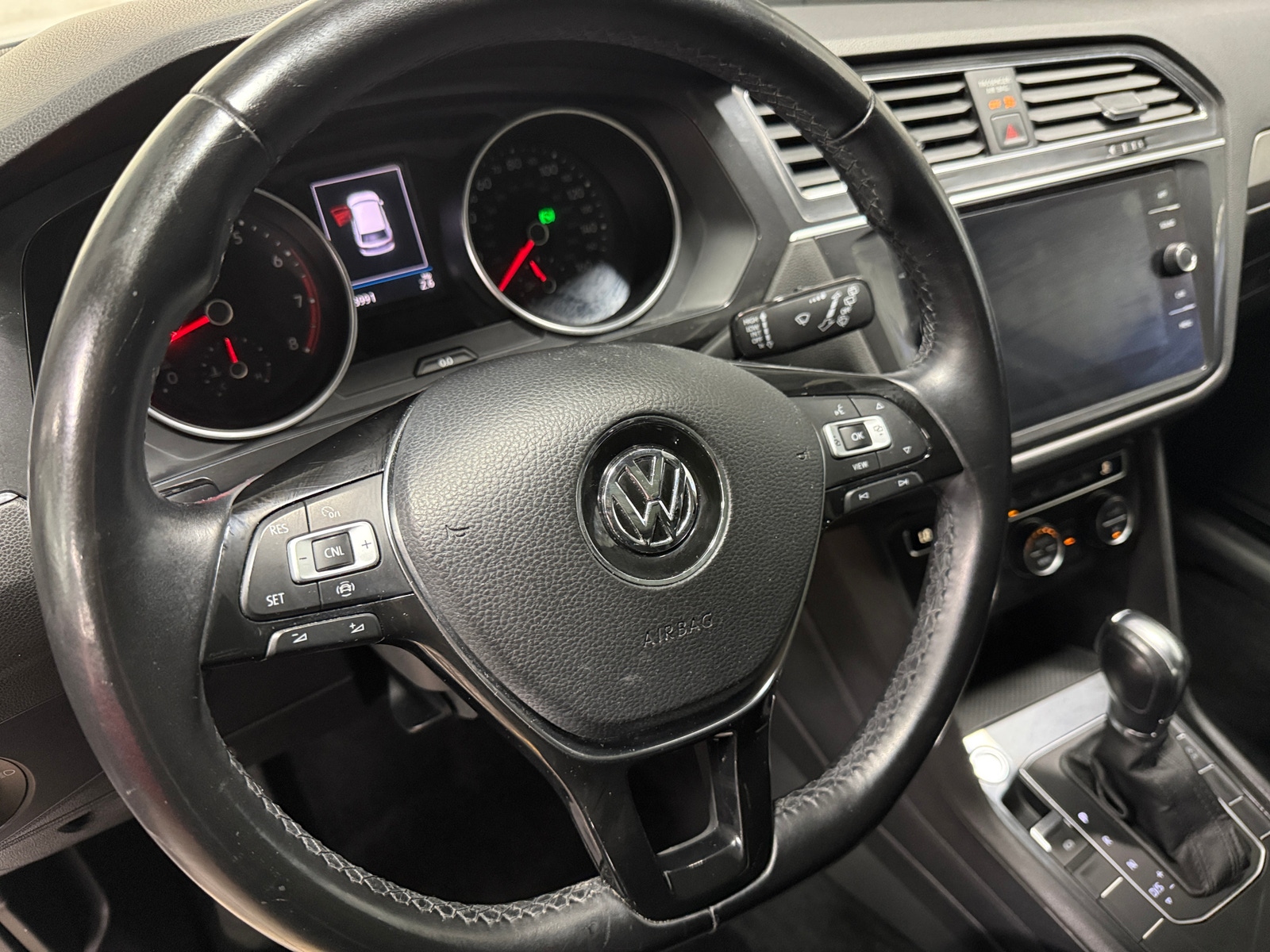 Thumbnail: 2019 Volkswagen Tiguan - 4