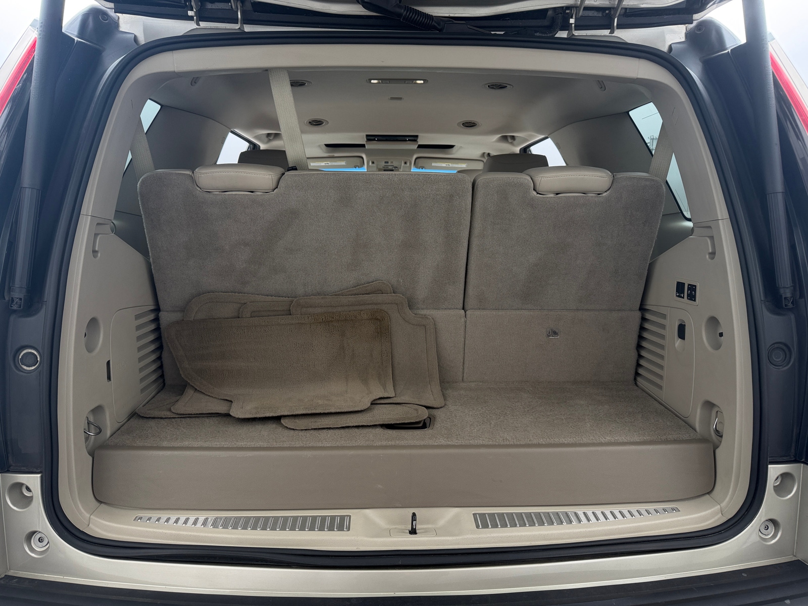 Thumbnail: 2015 Cadillac Escalade - 6