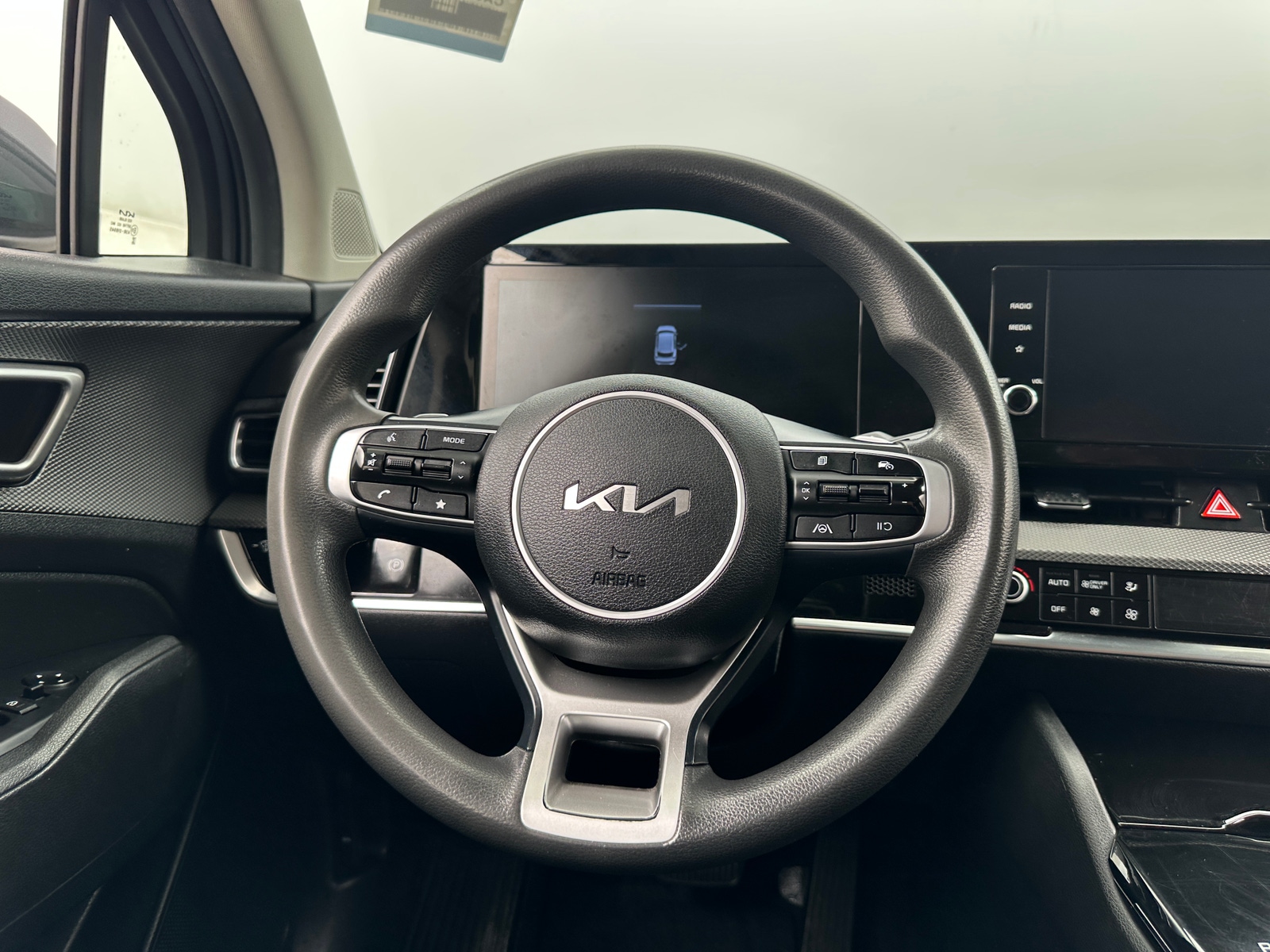 Thumbnail: 2023 Kia Sportage - 5