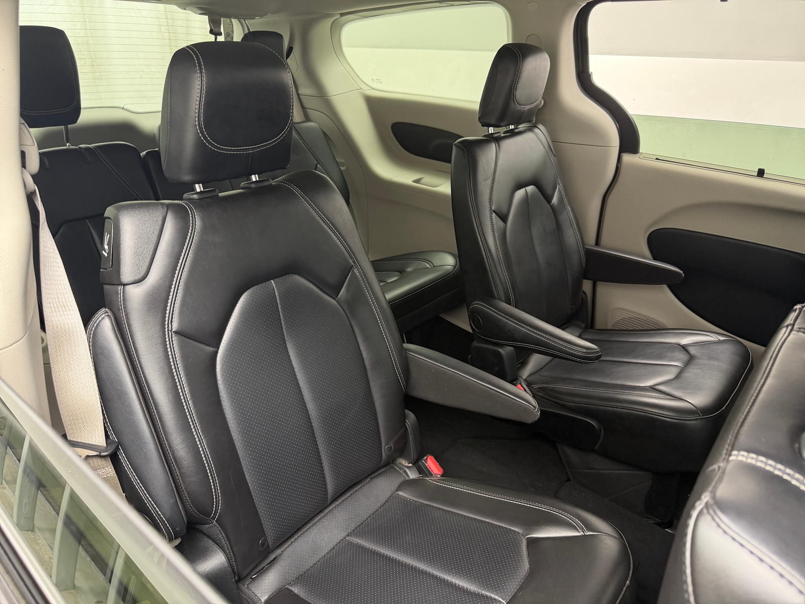 Thumbnail: 2023 Chrysler Pacifica - 5