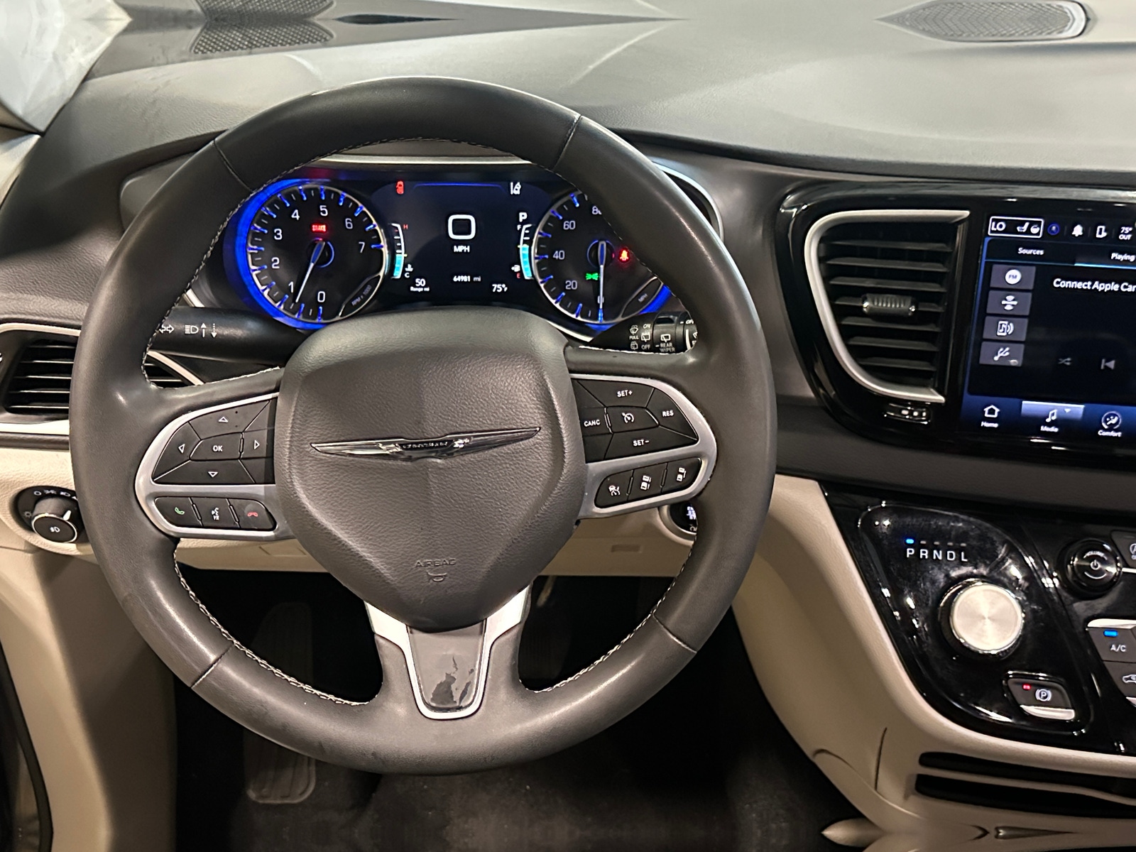 Thumbnail: 2023 Chrysler Pacifica - 4