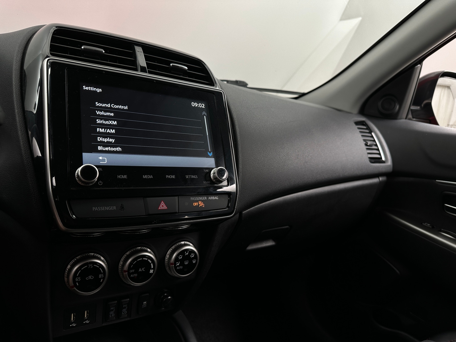 Thumbnail: 2024 Mitsubishi Outlander Sport - 3