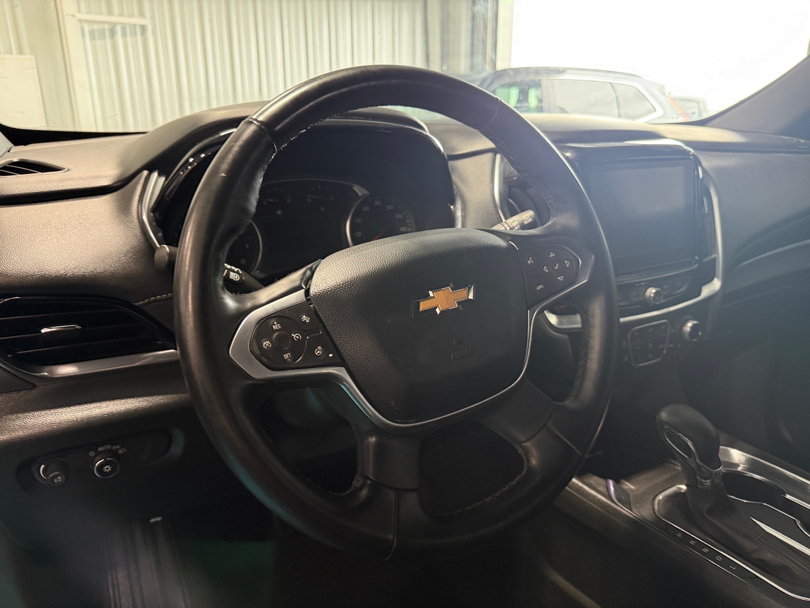 Thumbnail: 2023 Chevrolet Traverse - 4