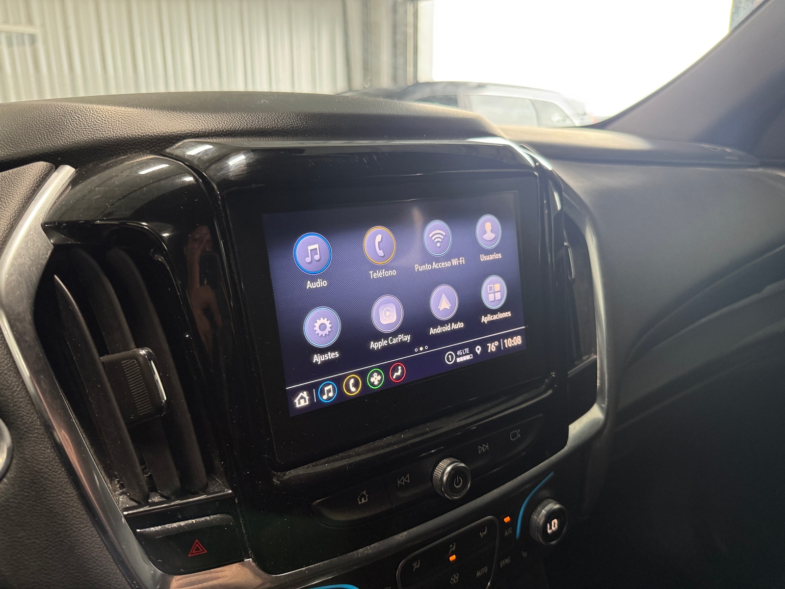 Thumbnail: 2023 Chevrolet Traverse - 3
