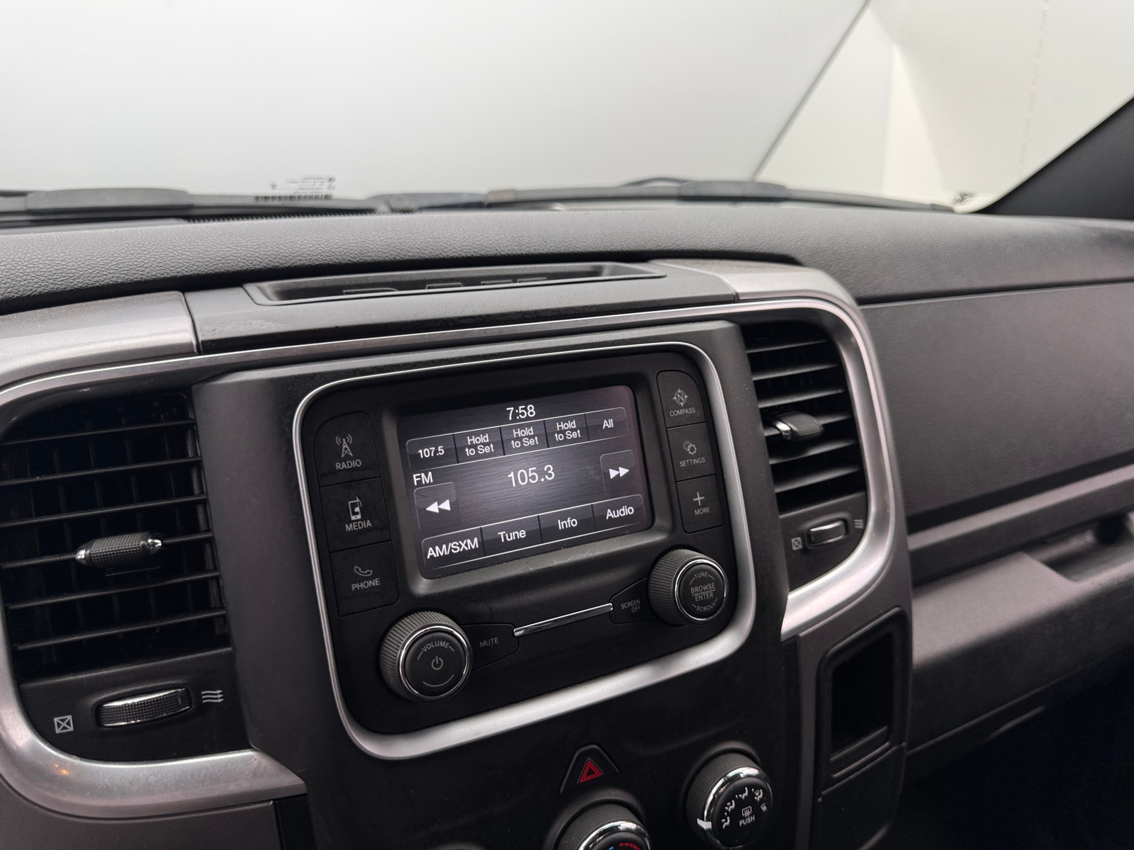 Thumbnail: 2024 RAM 1500 Classic - 4