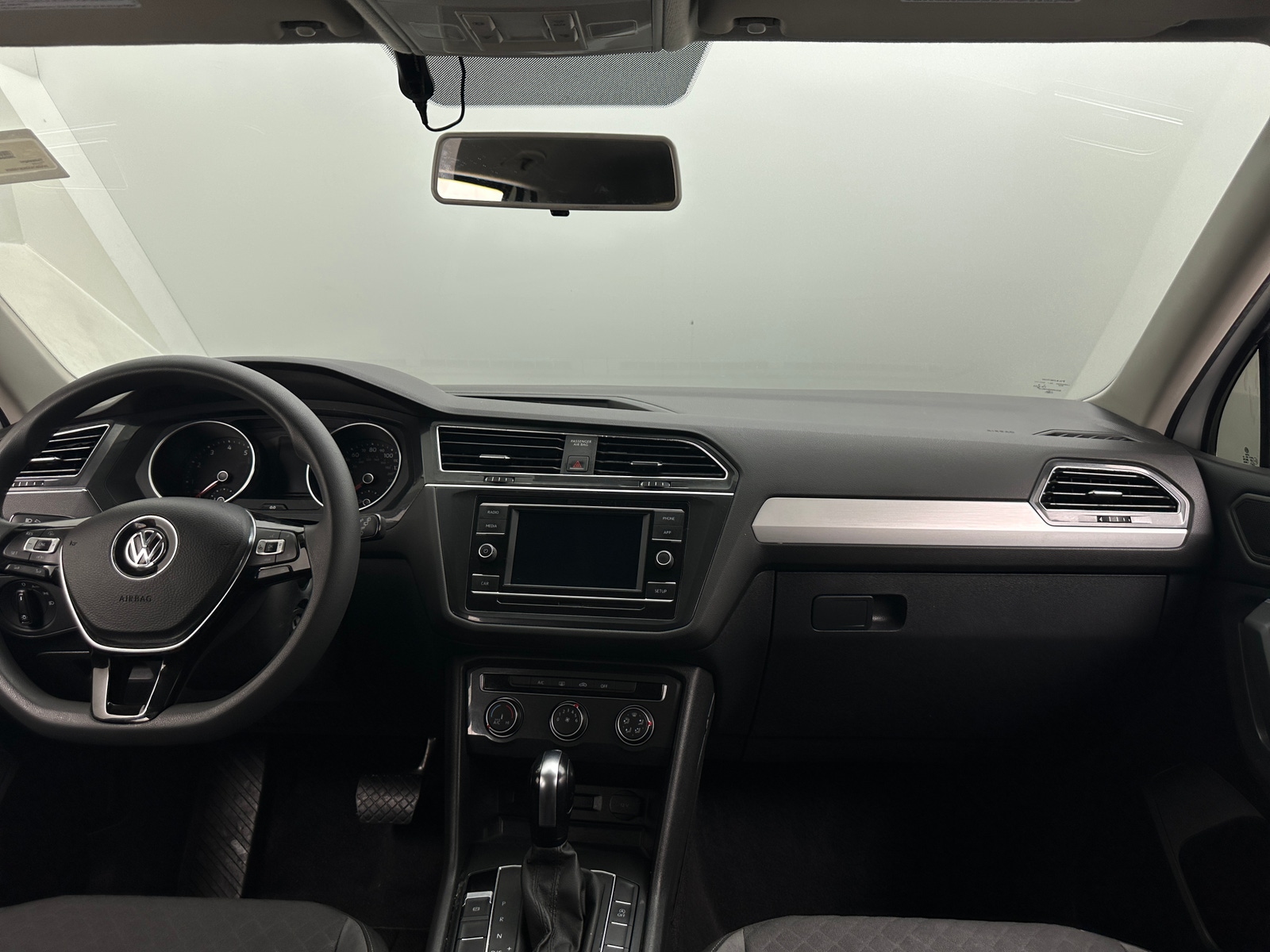 Thumbnail: 2019 Volkswagen Tiguan - 3