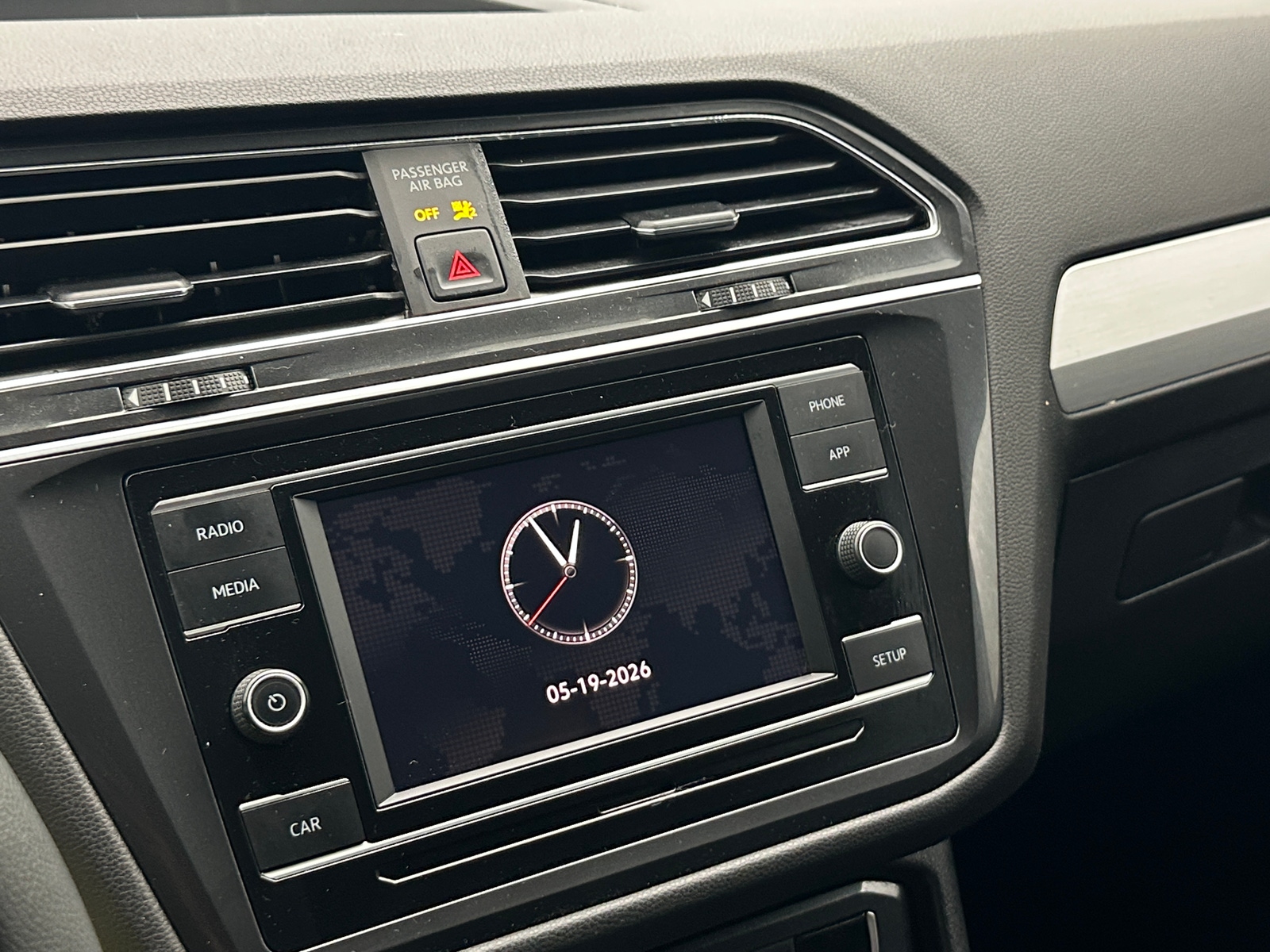 Thumbnail: 2019 Volkswagen Tiguan - 4