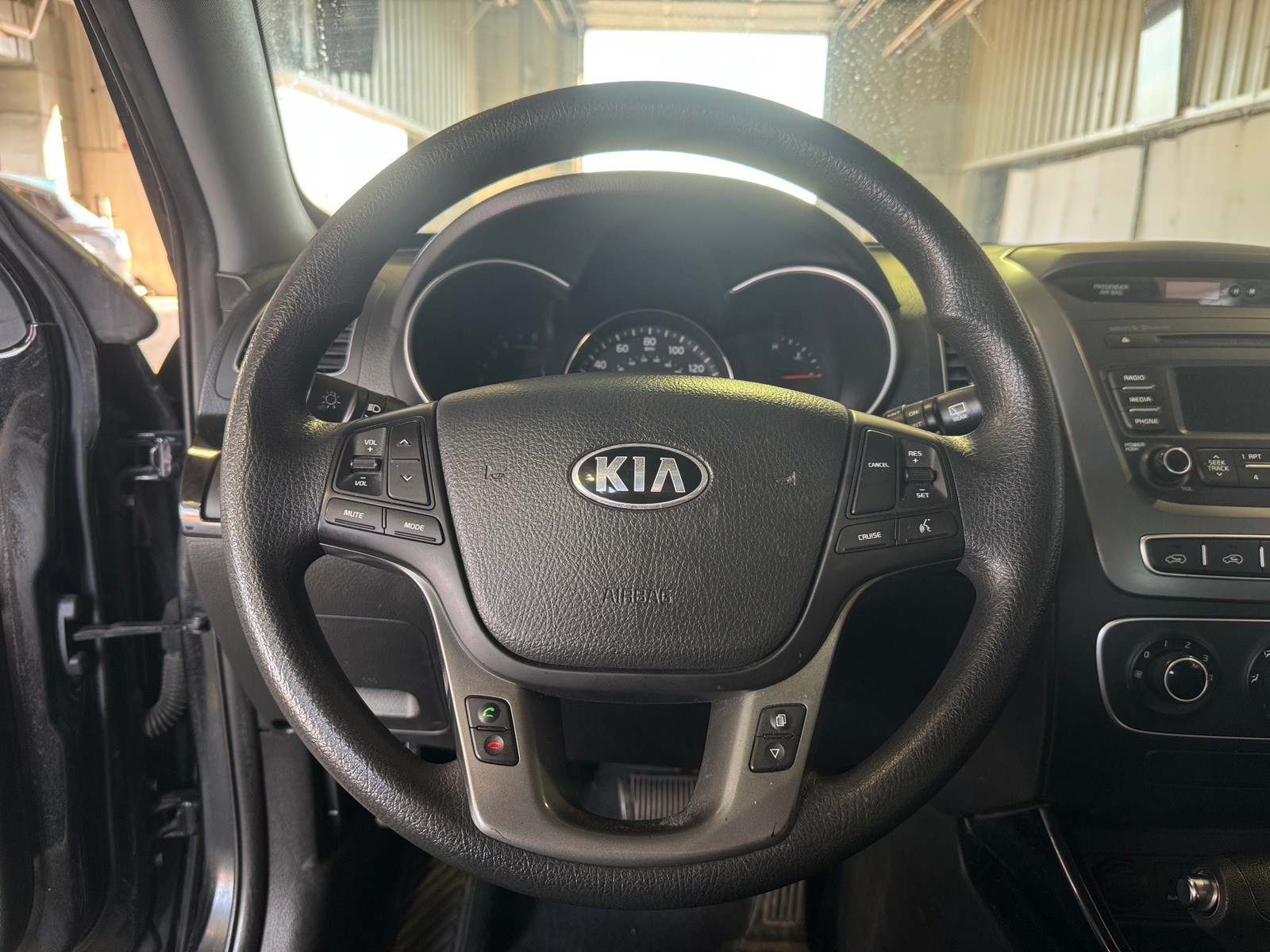 Thumbnail: 2015 Kia Sorento - 5
