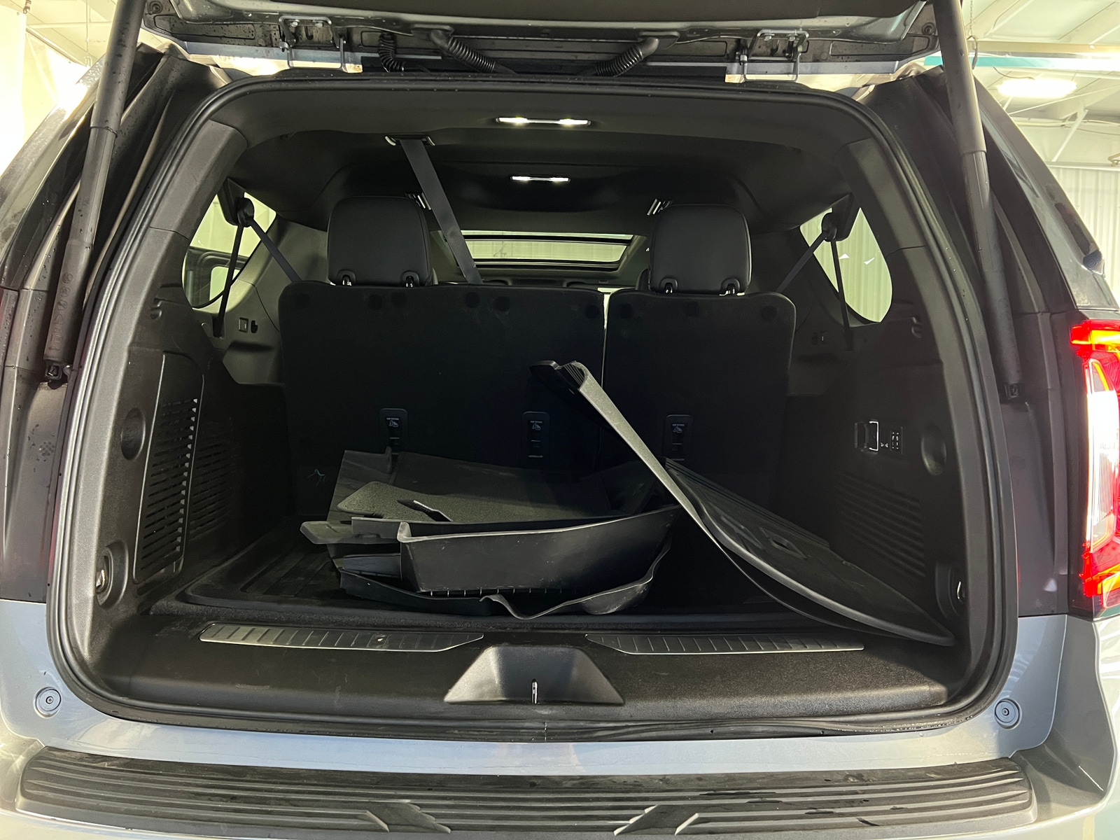 Thumbnail: 2023 GMC Yukon XL - 6
