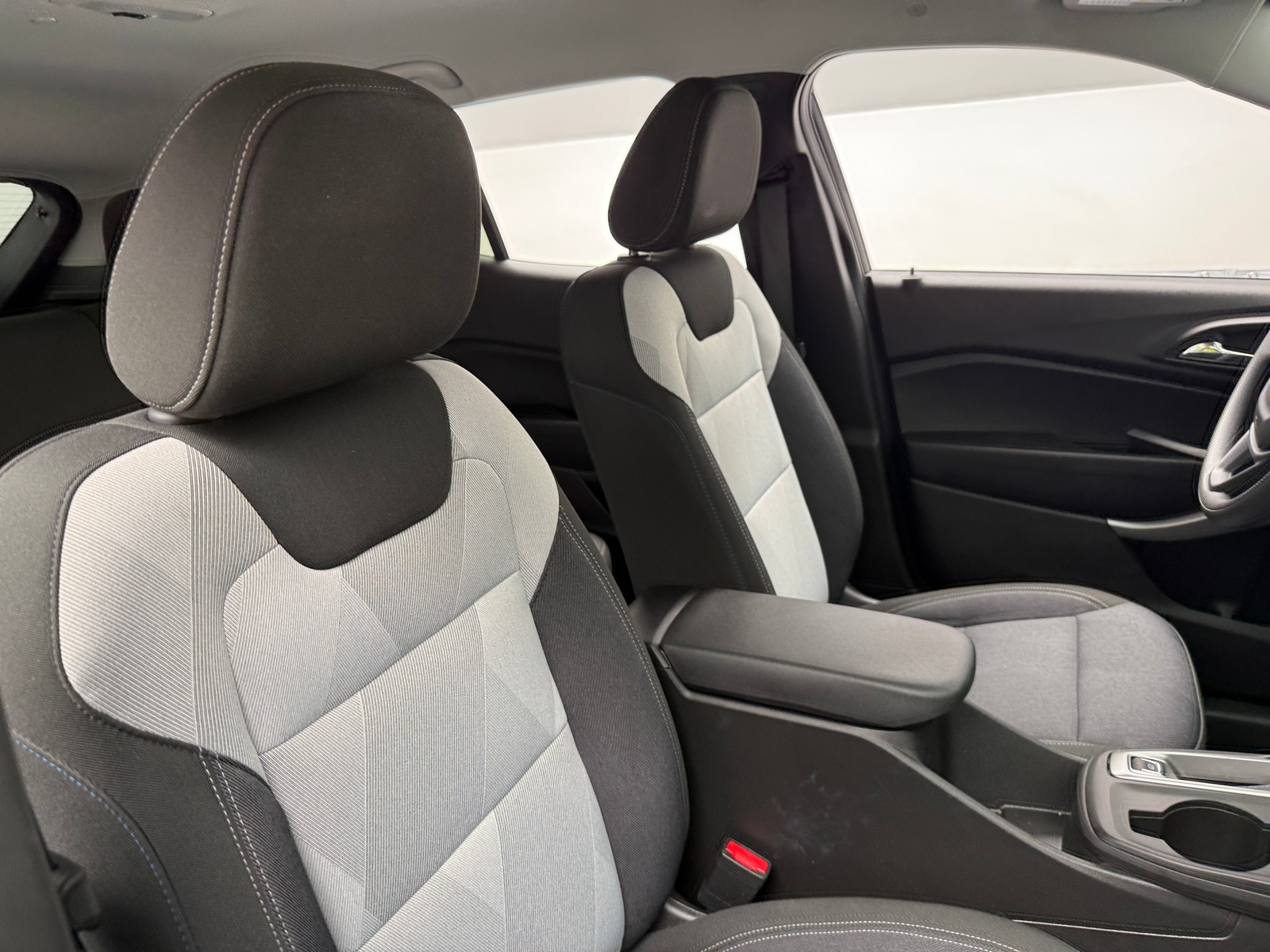 Thumbnail: 2025 Chevrolet Trax - 2