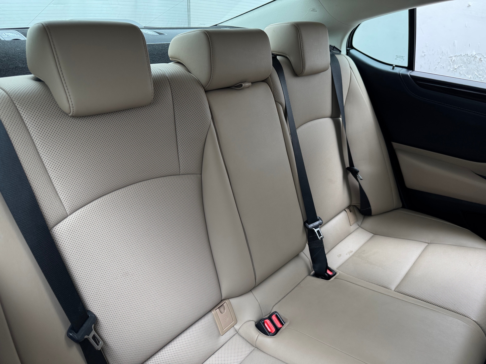 Thumbnail: 2021 Lexus ES - 5
