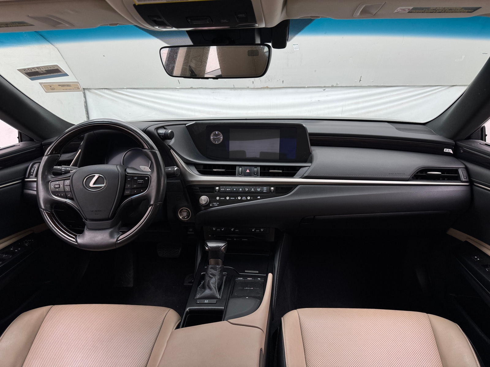 Thumbnail: 2021 Lexus ES - 2