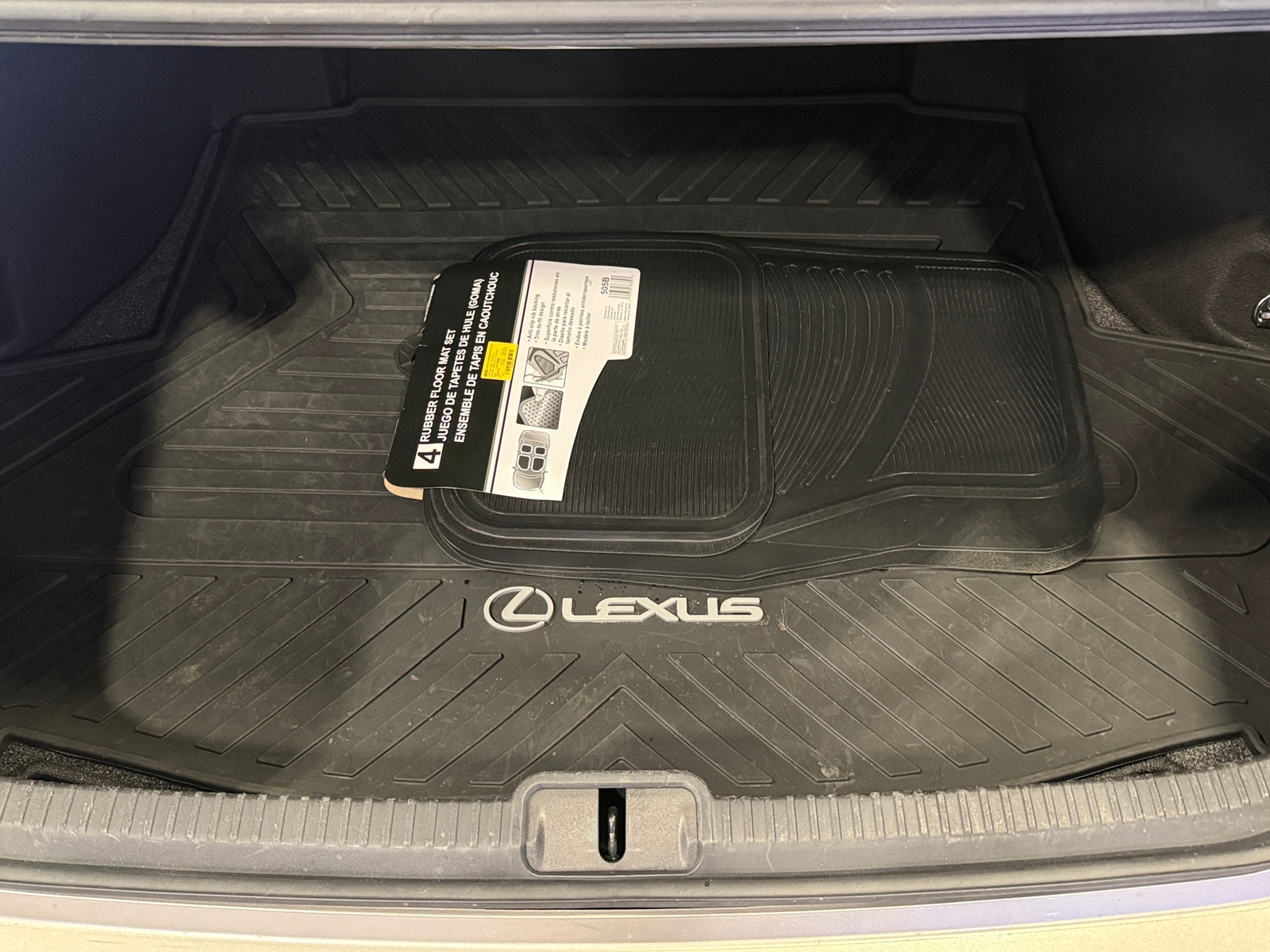 Thumbnail: 2021 Lexus ES - 6