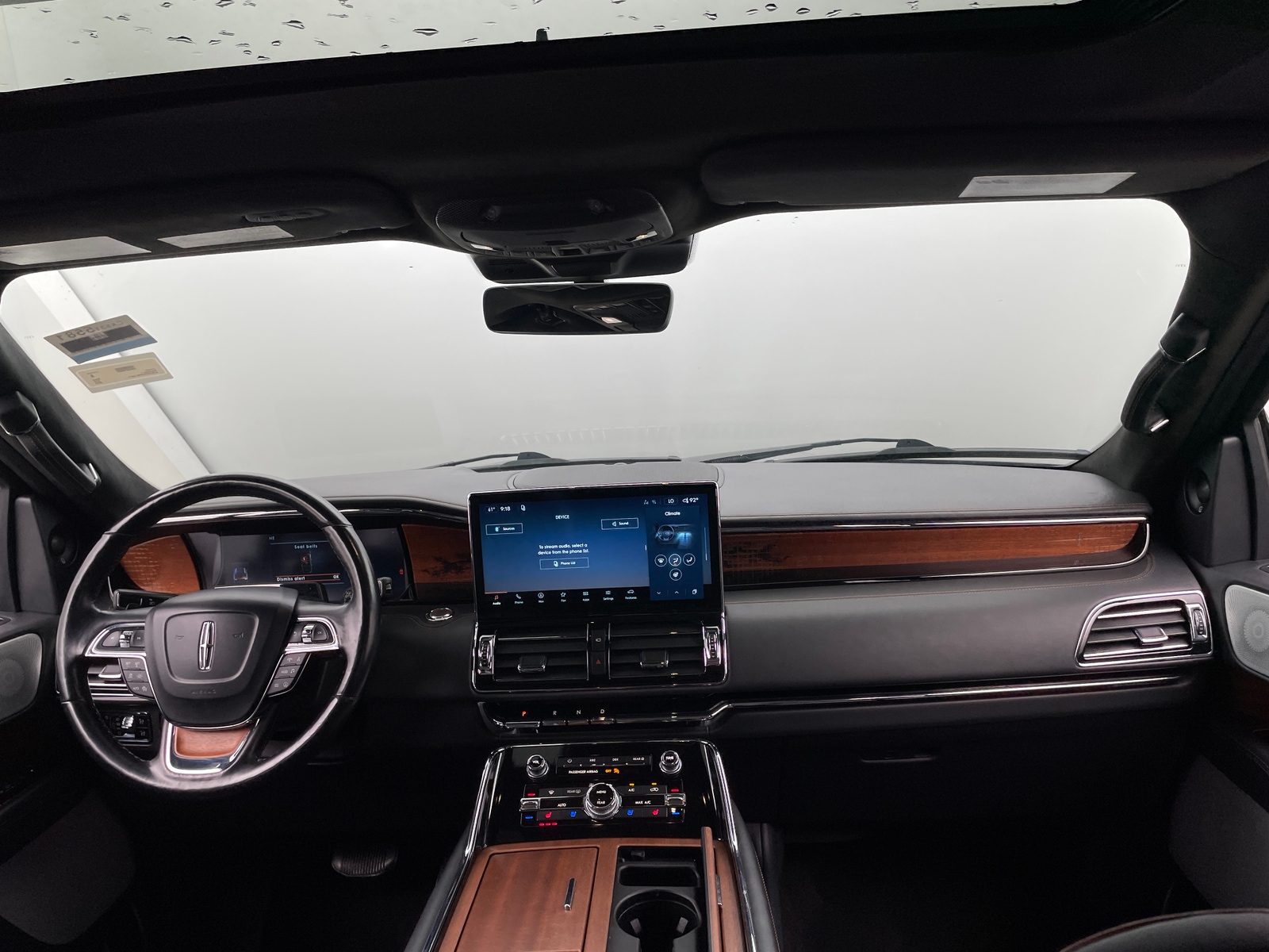 Thumbnail: 2023 Lincoln Navigator L - 2