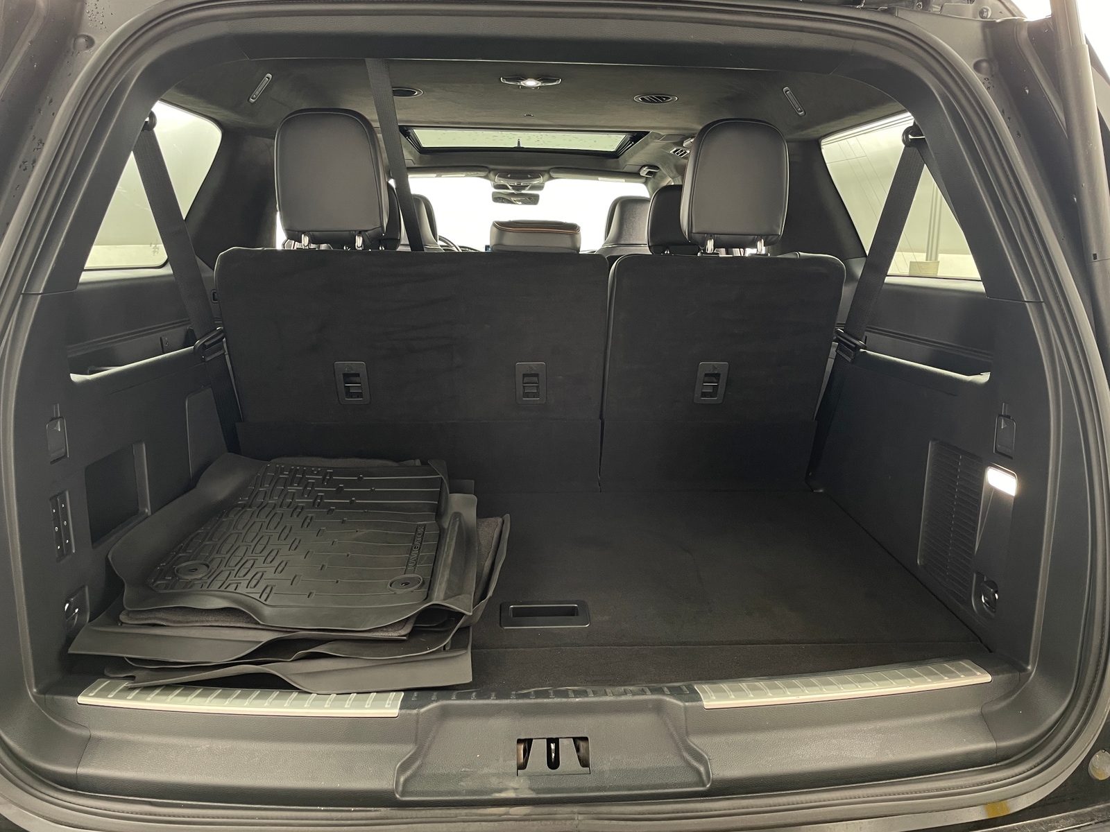 Thumbnail: 2023 Lincoln Navigator L - 6