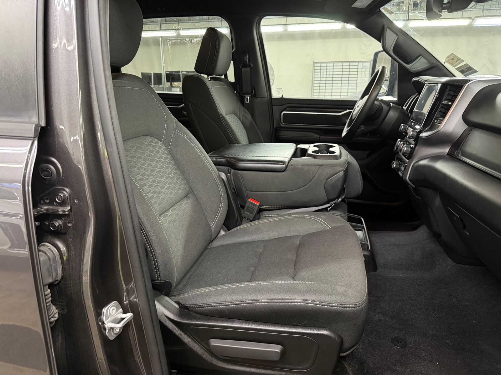 Thumbnail: 2025 RAM 1500 - 2