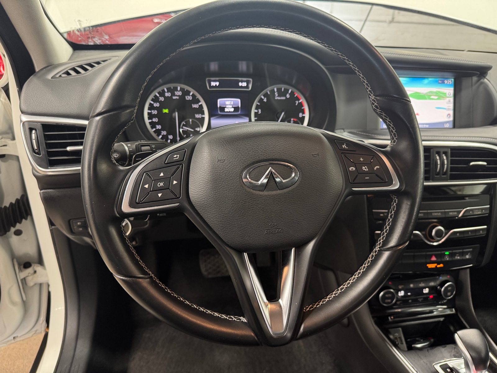 Thumbnail: 2017 INFINITI QX30 - 4
