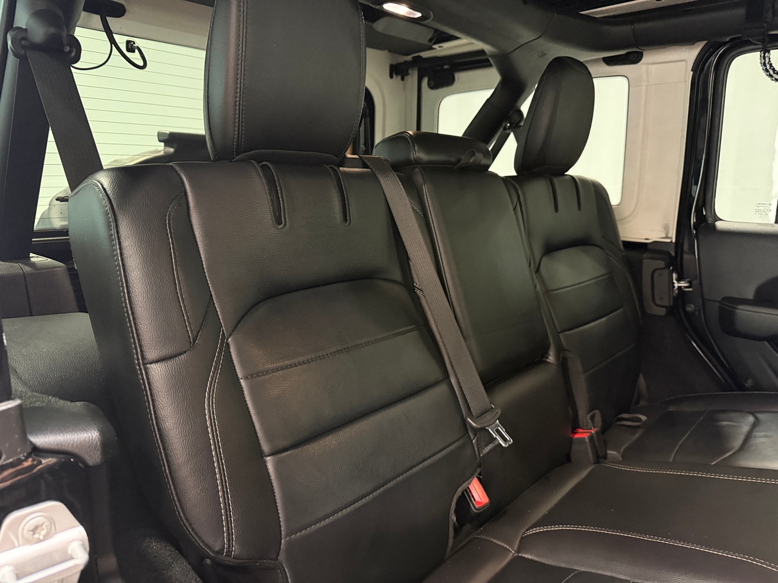 Thumbnail: 2022 Jeep Wrangler - 5