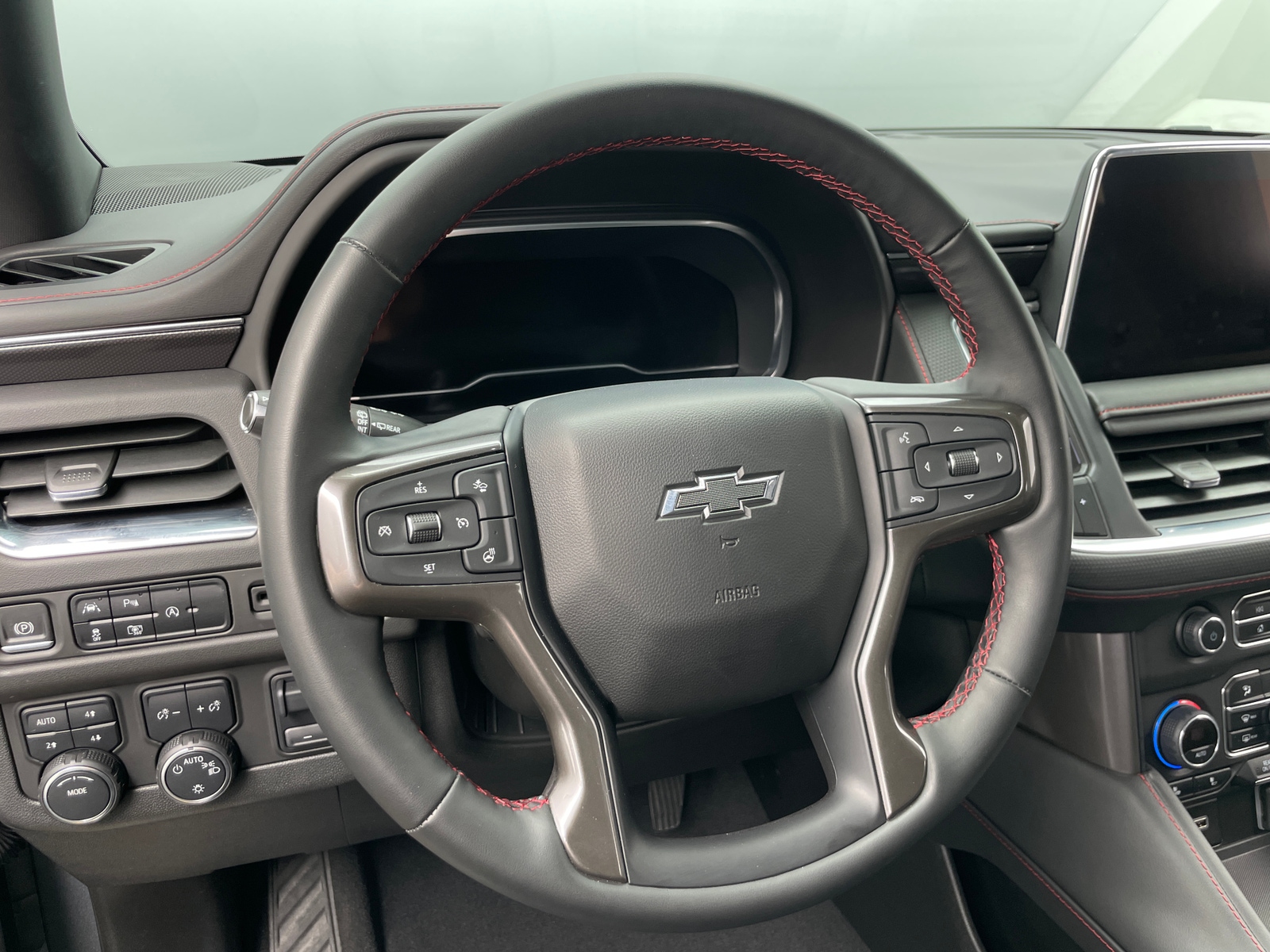Thumbnail: 2023 Chevrolet Suburban - 5