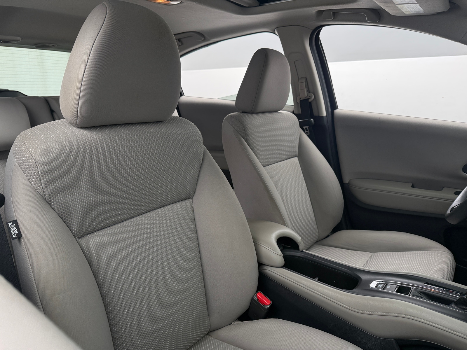 Thumbnail: 2017 Honda HR-V - 2