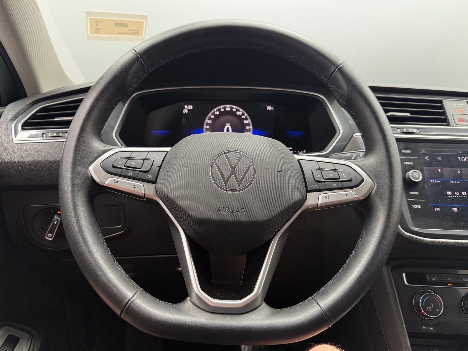 Thumbnail: 2024 Volkswagen Tiguan - 5