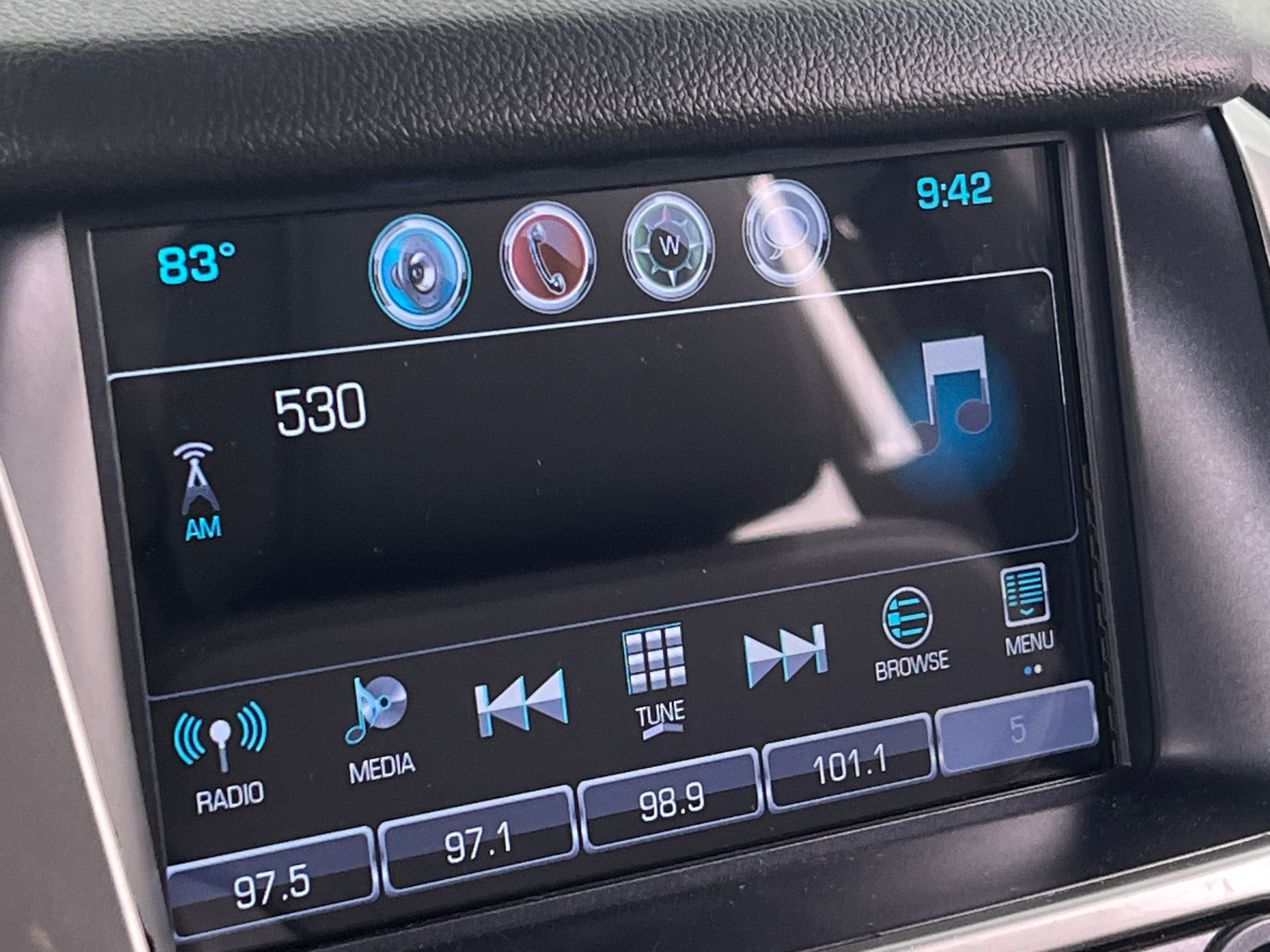 Thumbnail: 2018 Chevrolet Tahoe - 3