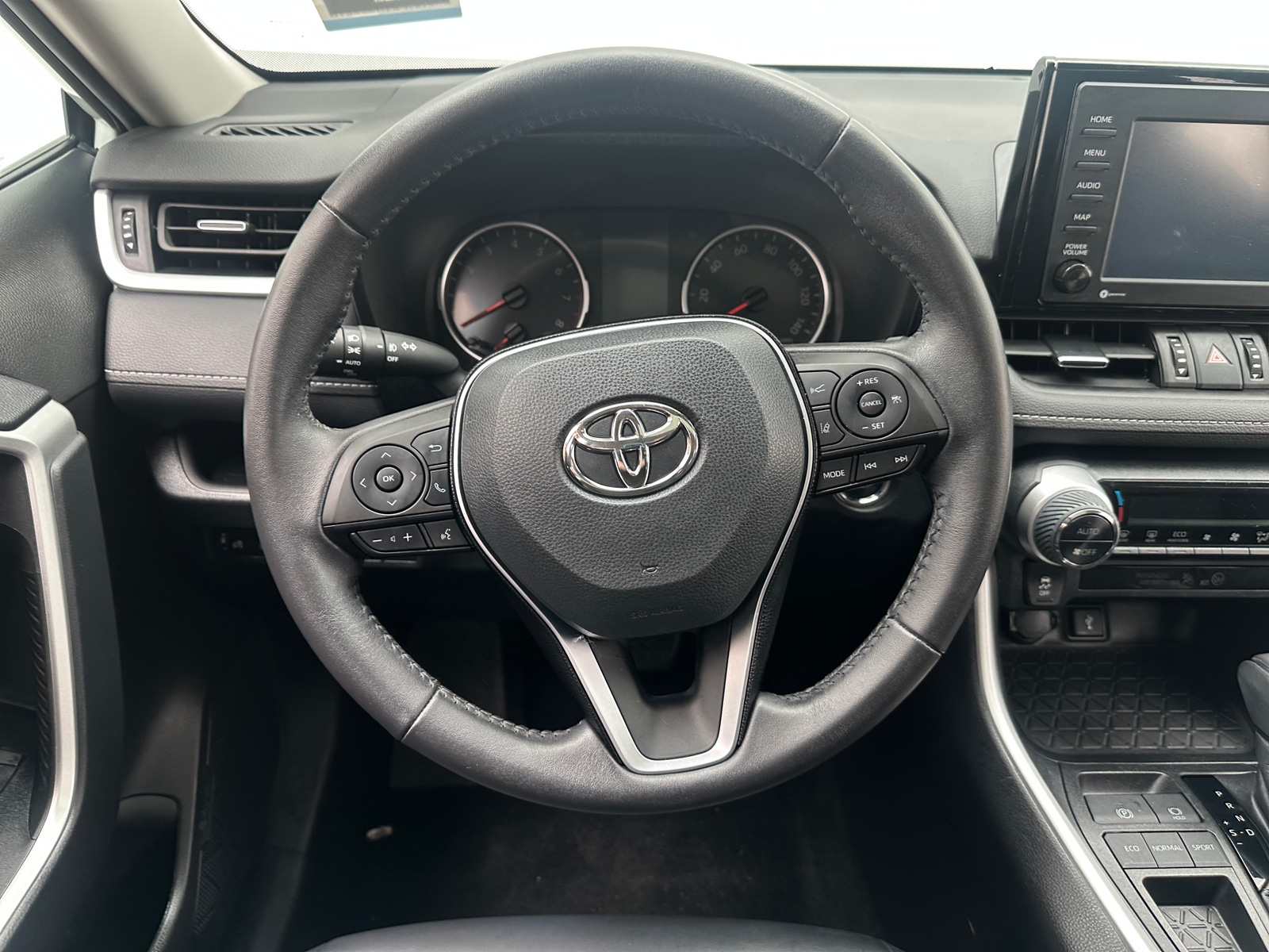 Thumbnail: 2021 Toyota RAV4 - 4
