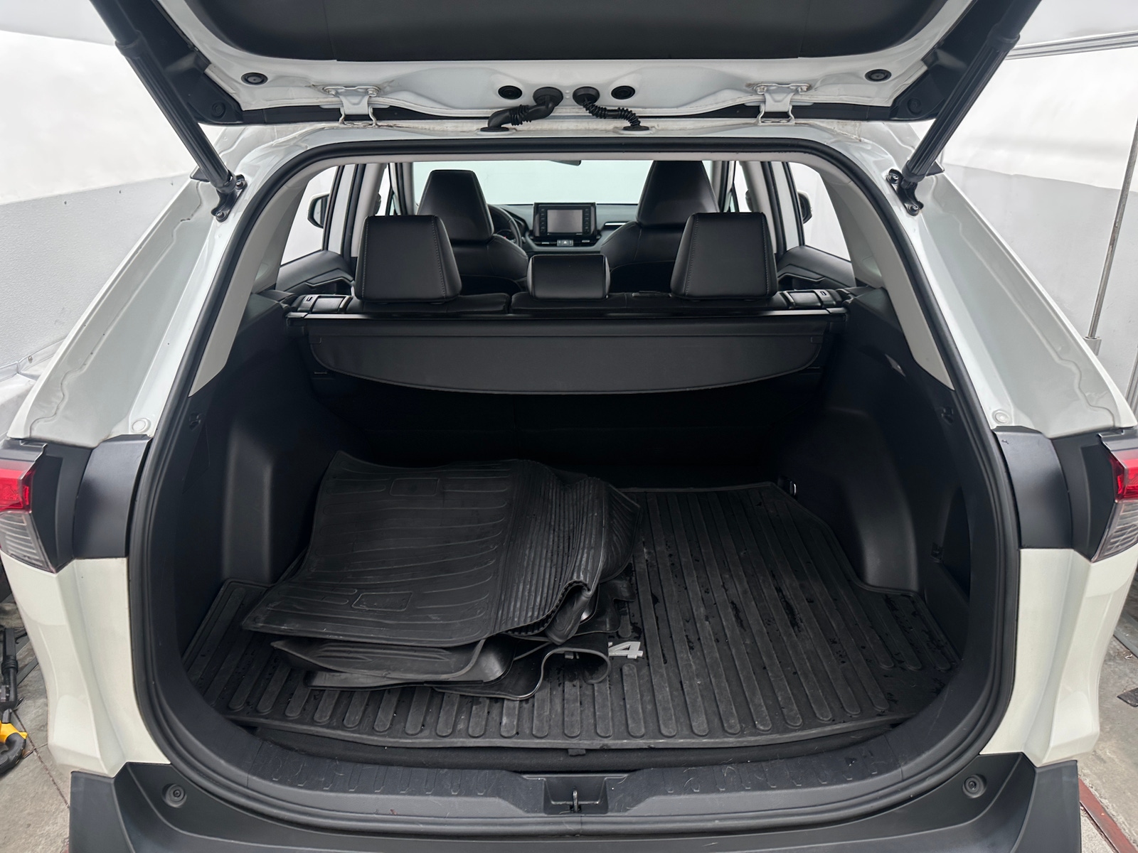 Thumbnail: 2021 Toyota RAV4 - 6