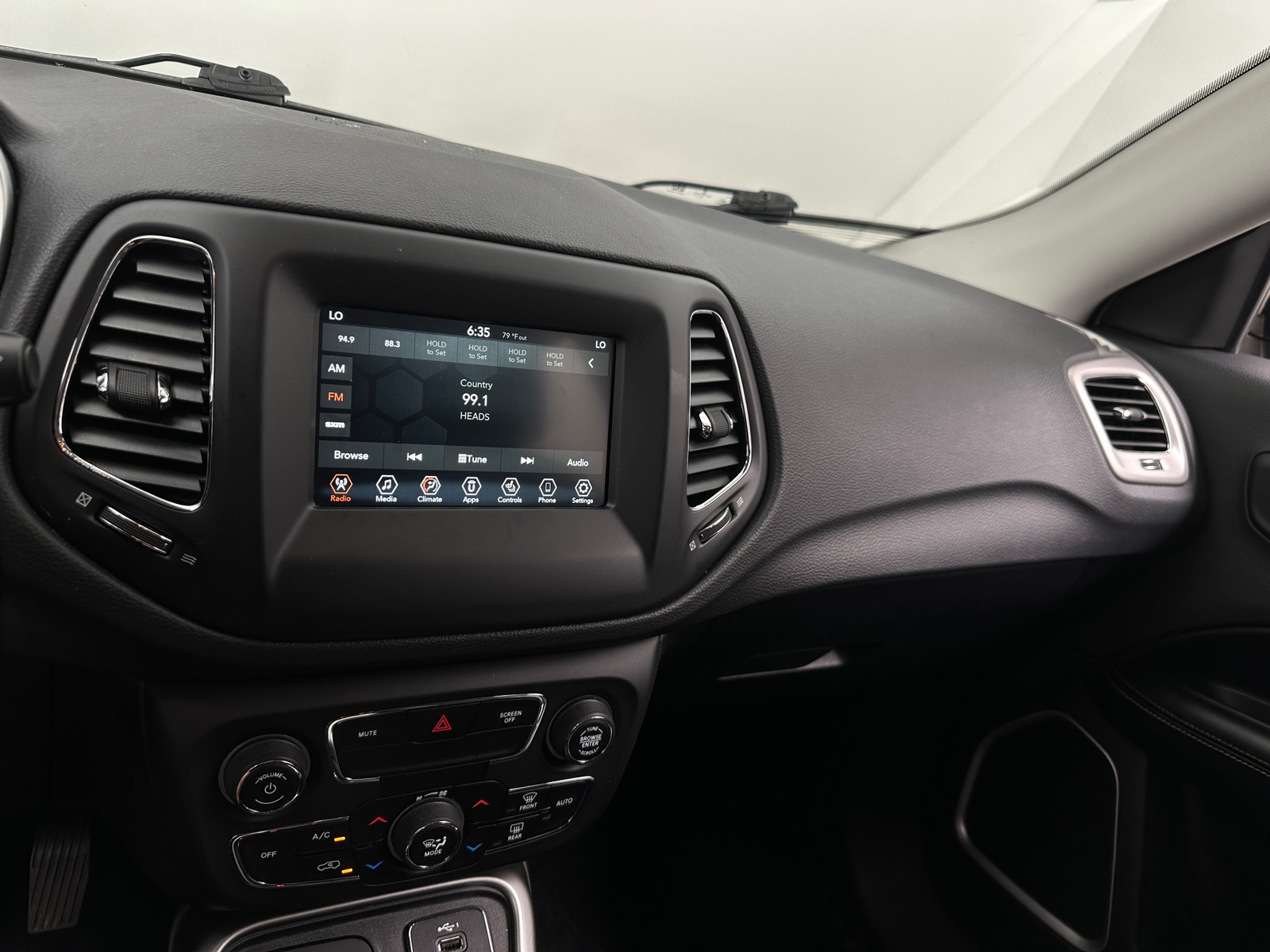 Thumbnail: 2020 Jeep Compass - 4