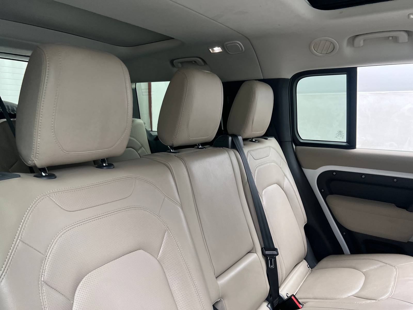 Thumbnail: 2023 Land Rover Defender - 6