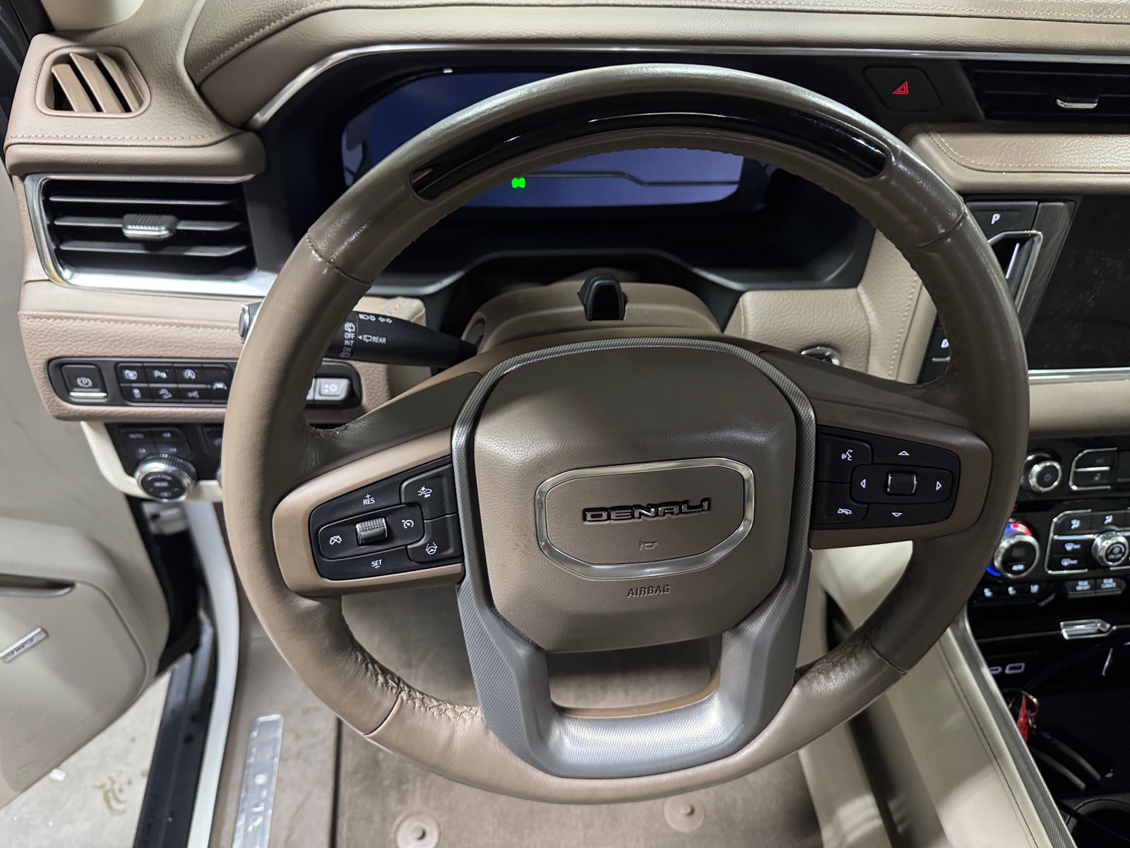 Thumbnail: 2023 GMC Yukon XL - 4