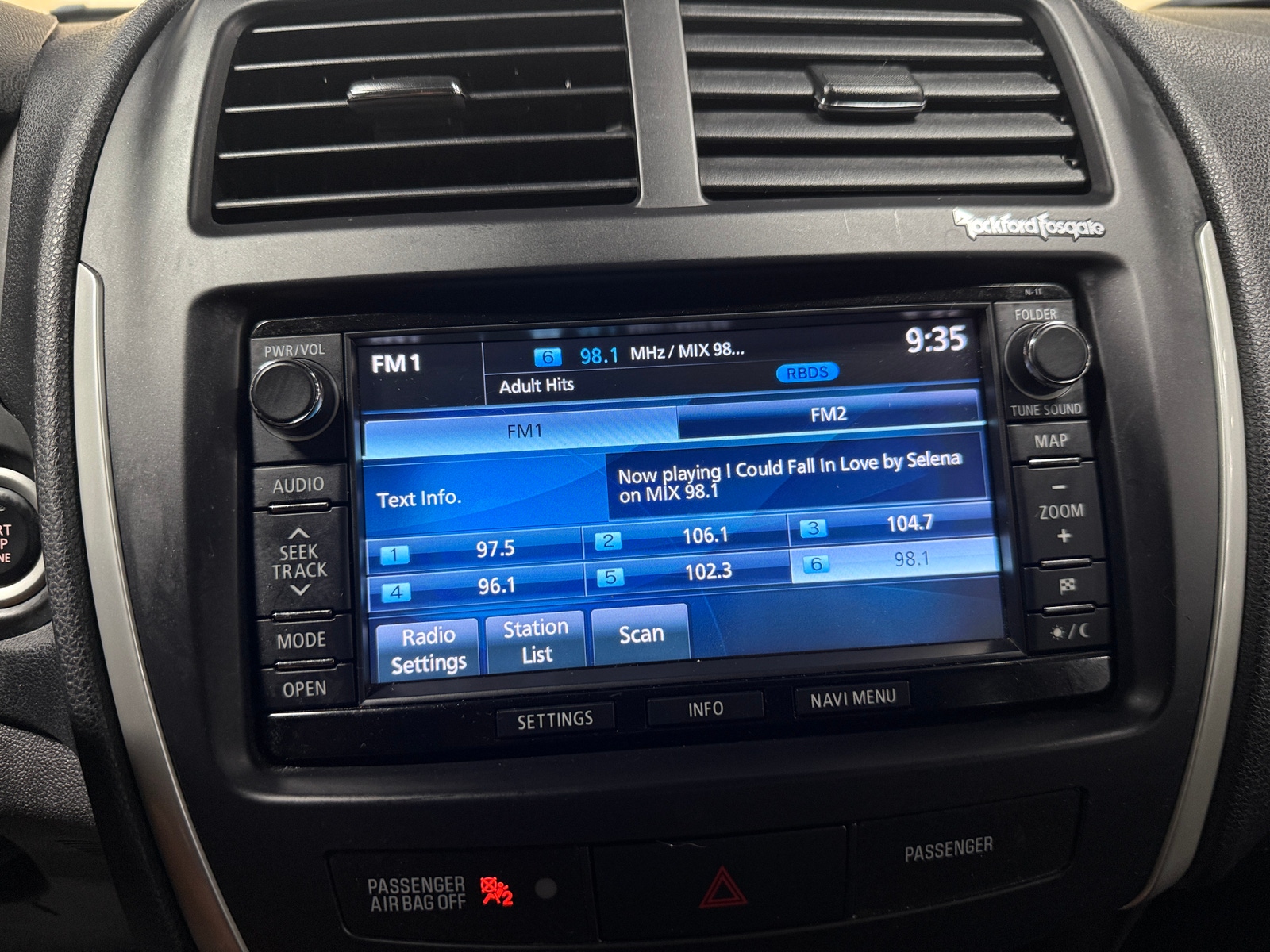 Thumbnail: 2014 Mitsubishi Outlander Sport - 4