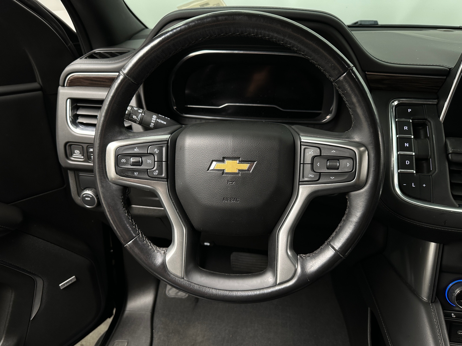 Thumbnail: 2022 Chevrolet Tahoe - 4
