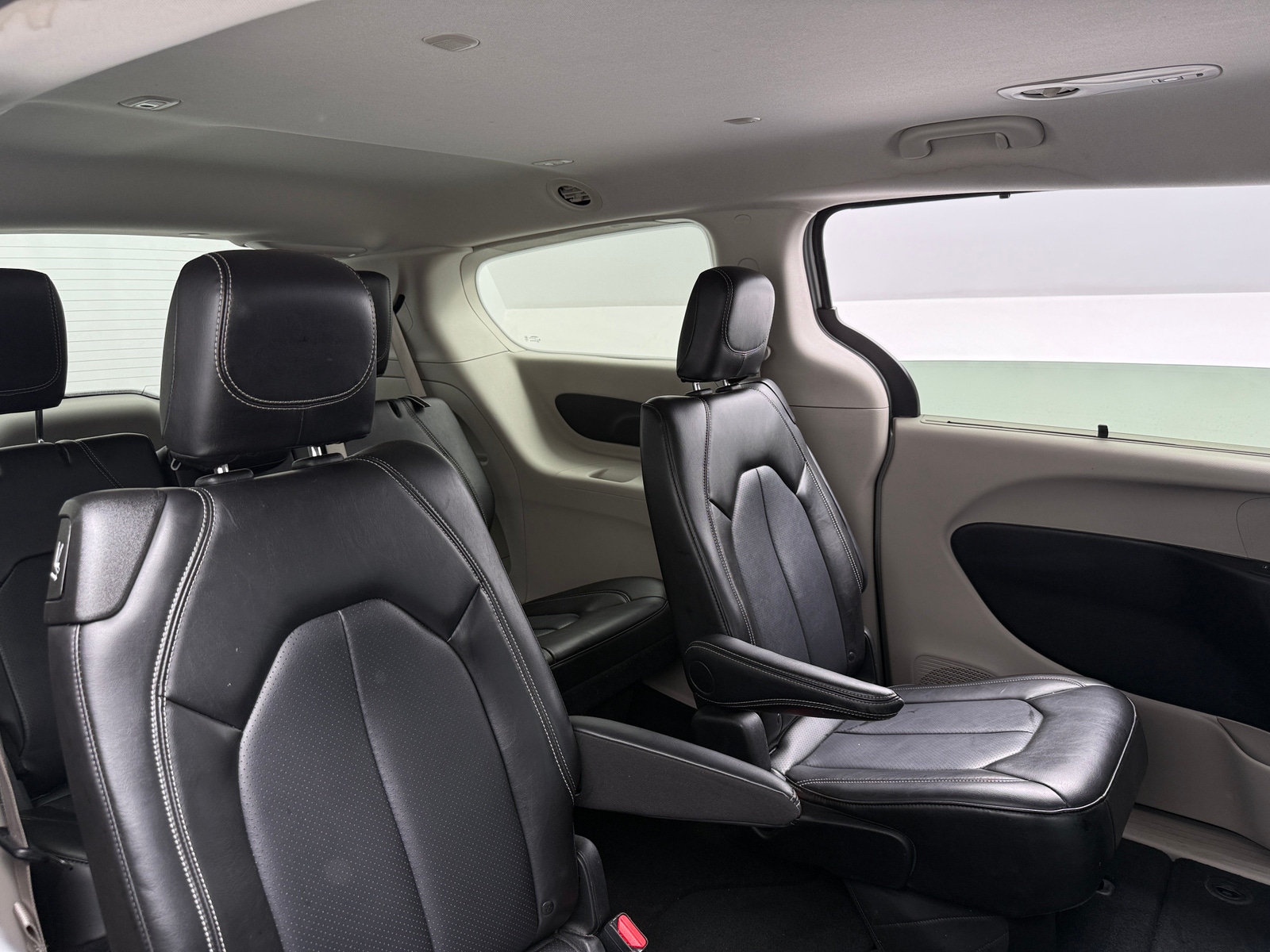 Thumbnail: 2024 Chrysler Pacifica - 5