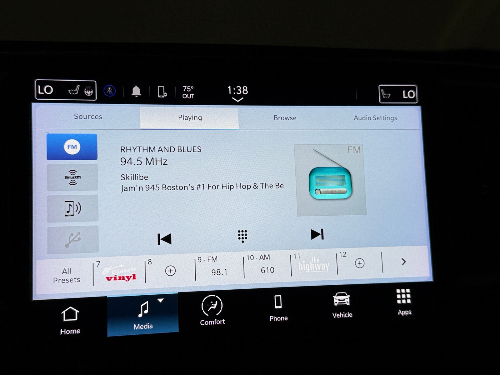 Thumbnail: 2024 Chrysler Pacifica - 3