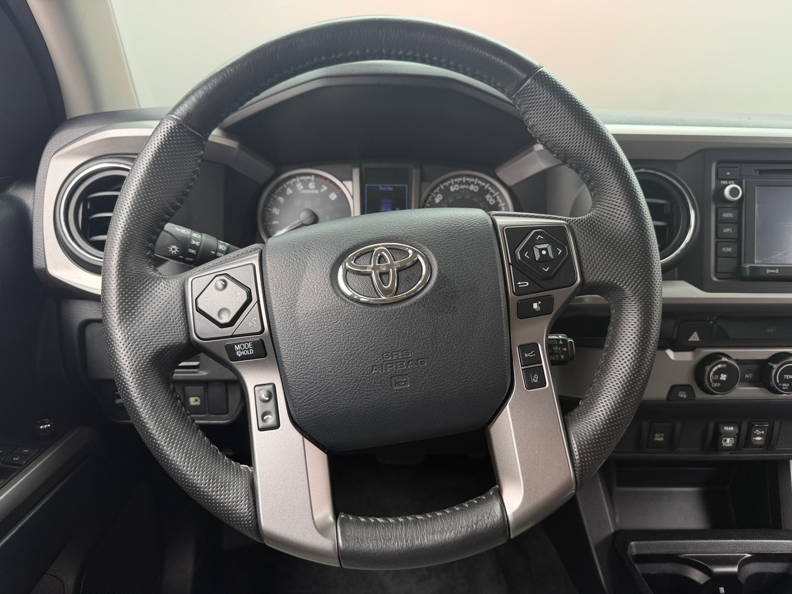 Thumbnail: 2018 Toyota Tacoma - 5