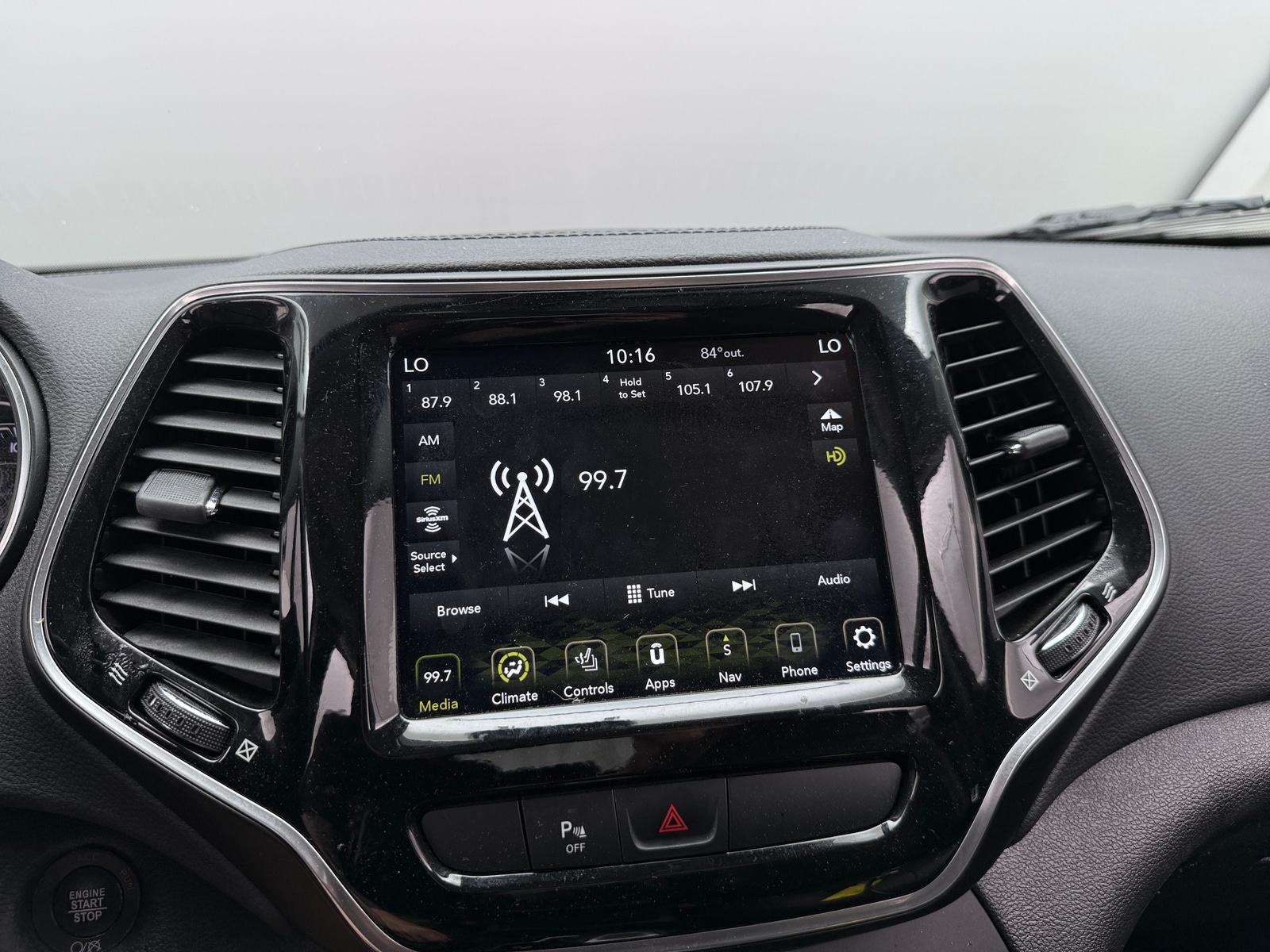 Thumbnail: 2020 Jeep Cherokee - 3