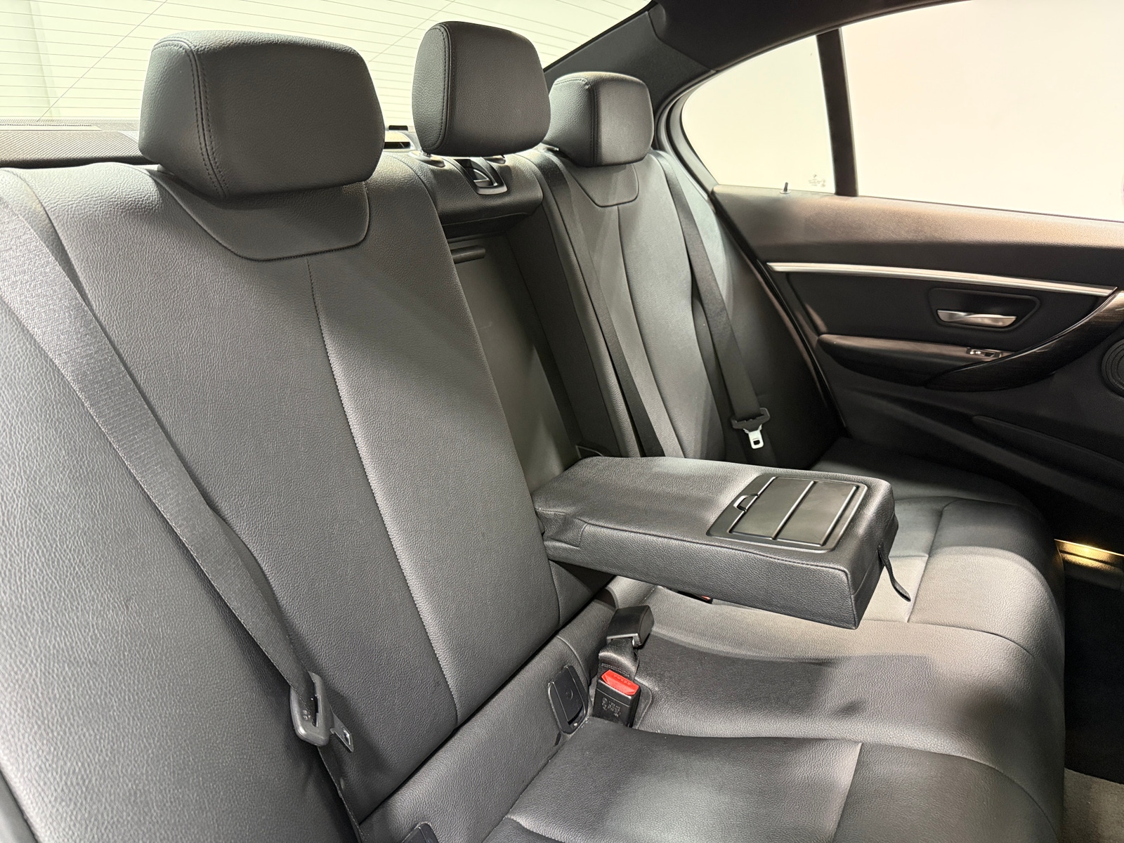 Thumbnail: 2016 BMW 3 Series - 5