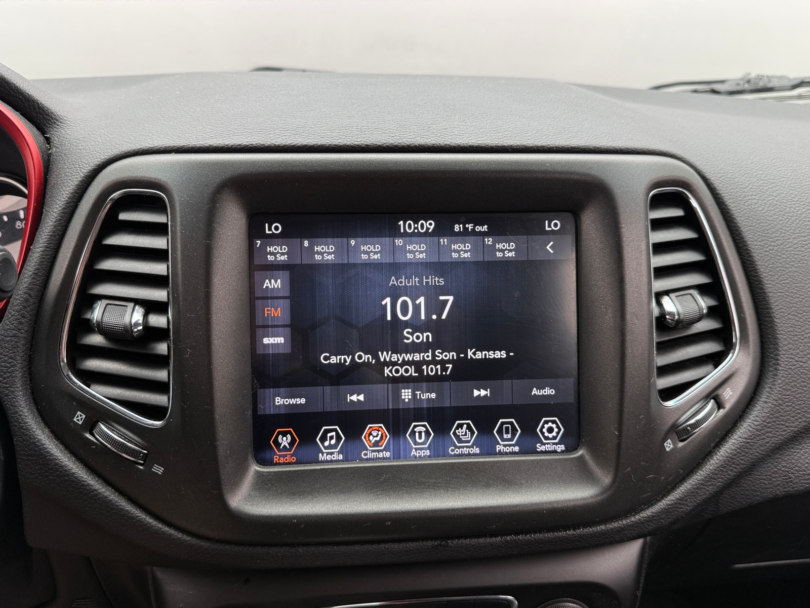 Thumbnail: 2019 Jeep Compass - 4