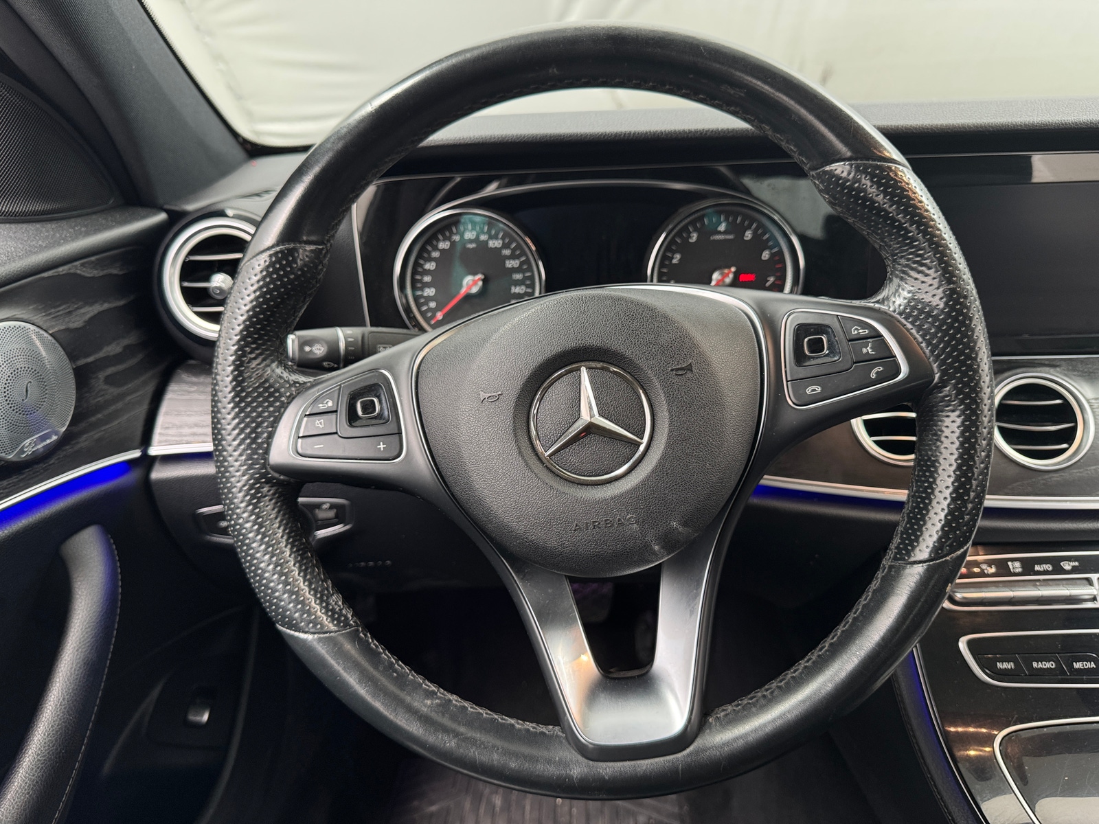 Thumbnail: 2017 Mercedes-Benz E-Class - 4