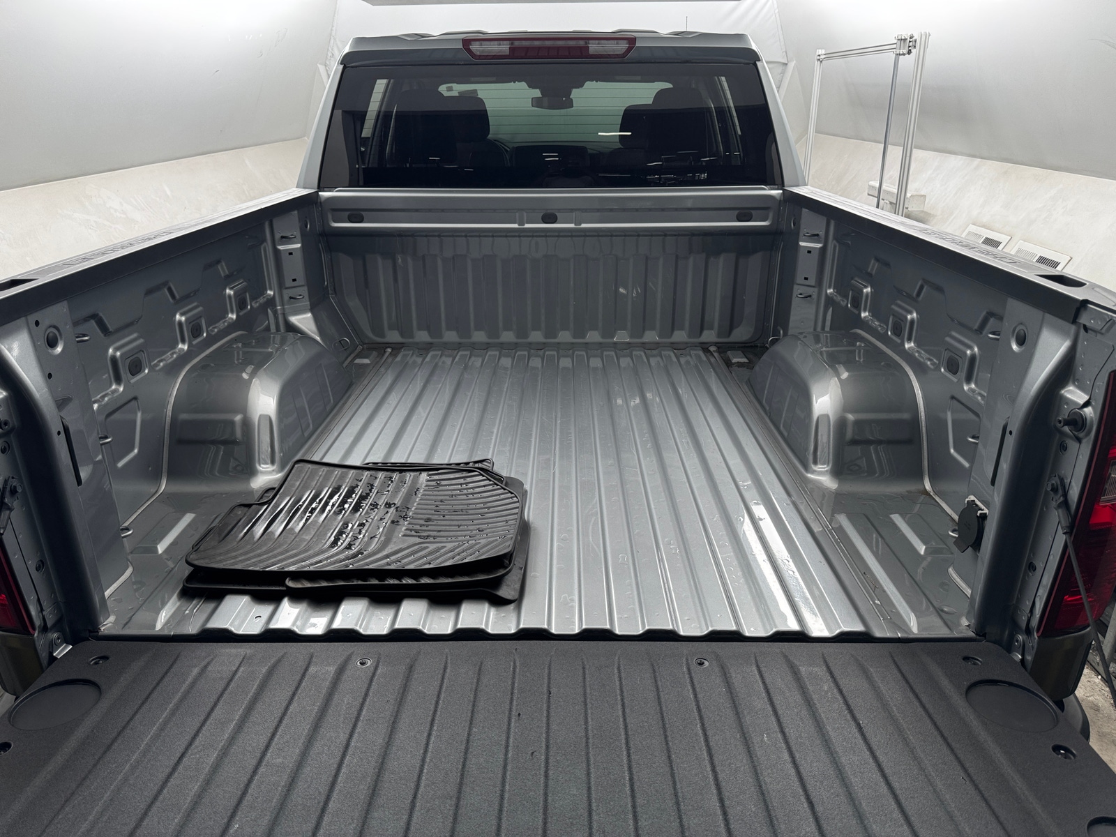 Thumbnail: 2023 Chevrolet Silverado 1500 - 7