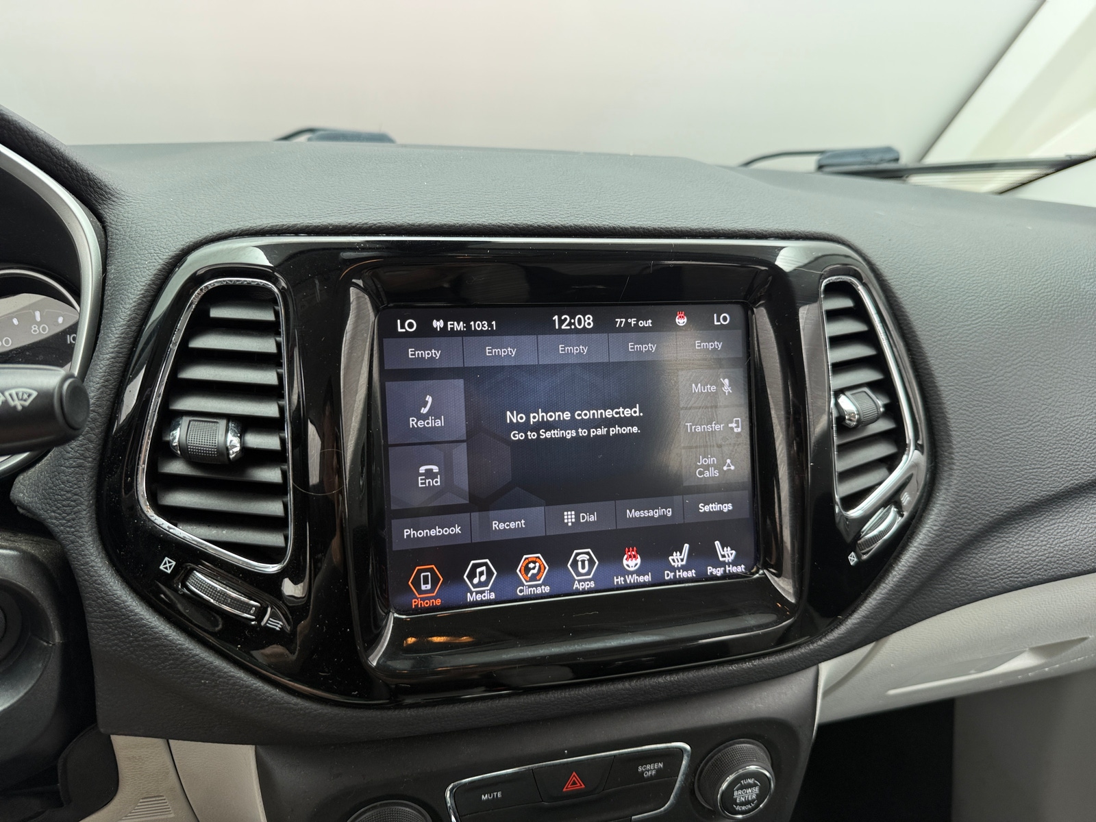 Thumbnail: 2020 Jeep Compass - 3