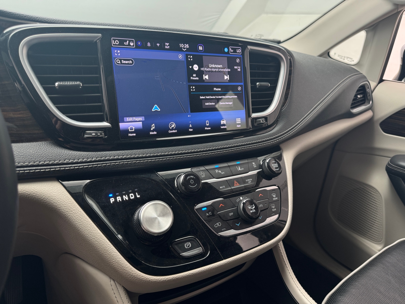 Thumbnail: 2023 Chrysler Pacifica - 3