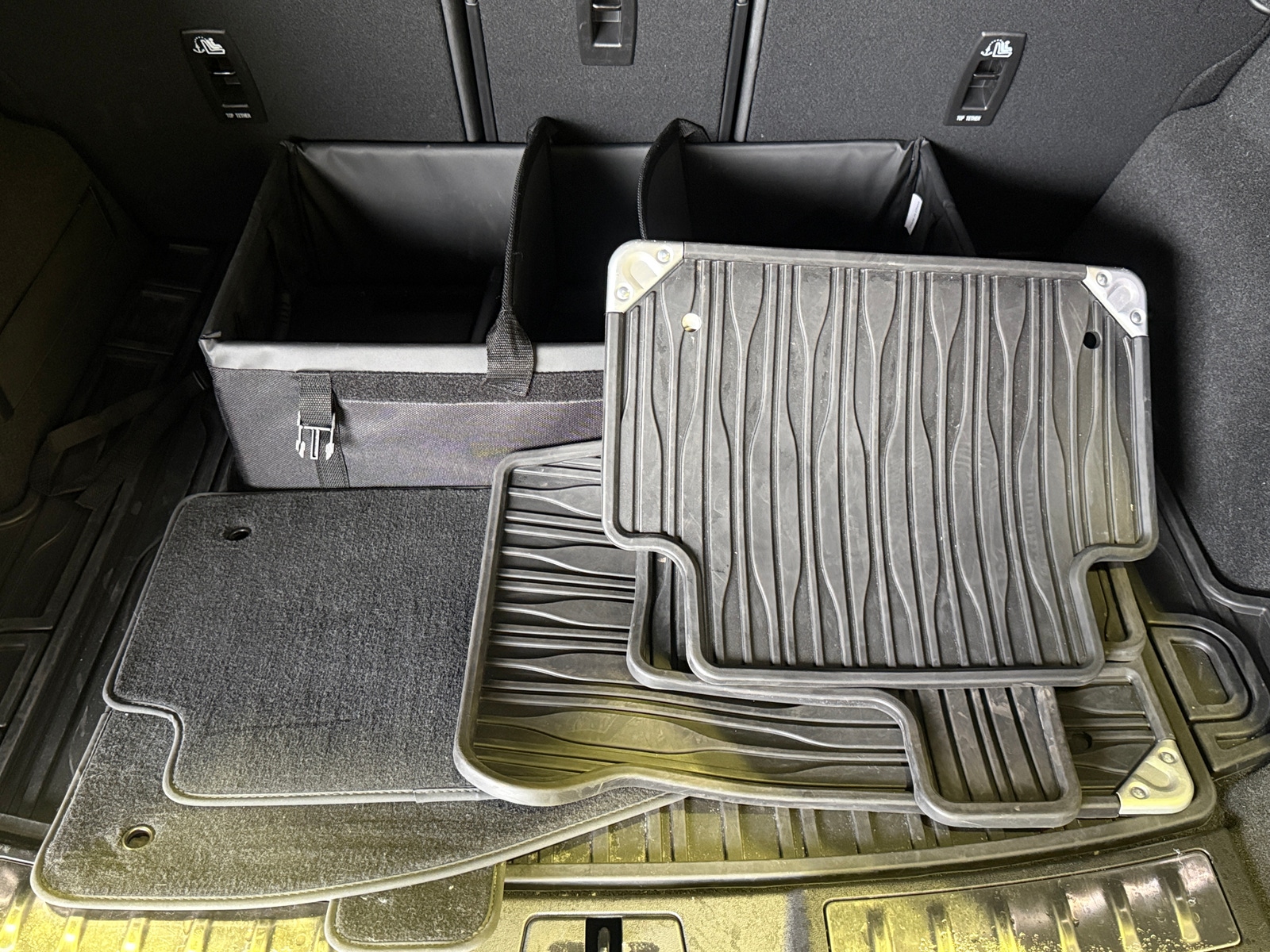 Thumbnail: 2024 Land Rover Range Rover Evoque - 6