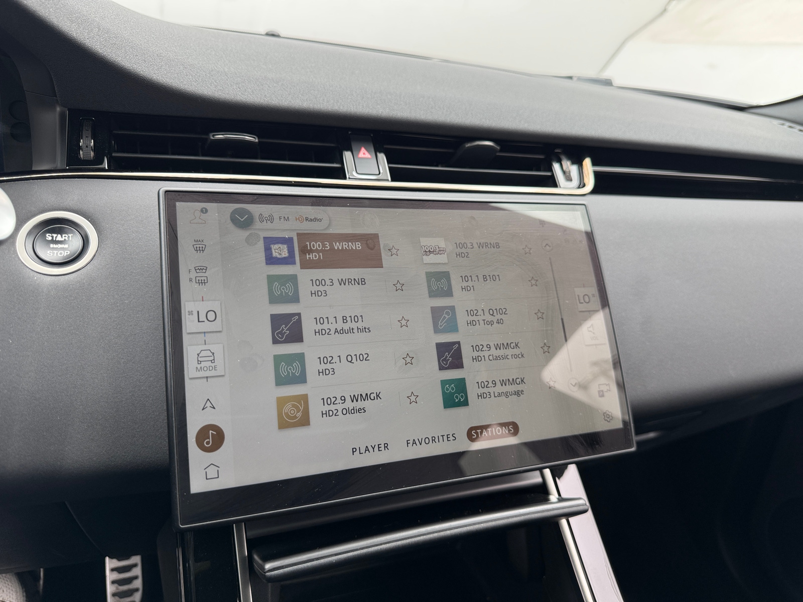 Thumbnail: 2024 Land Rover Range Rover Evoque - 3