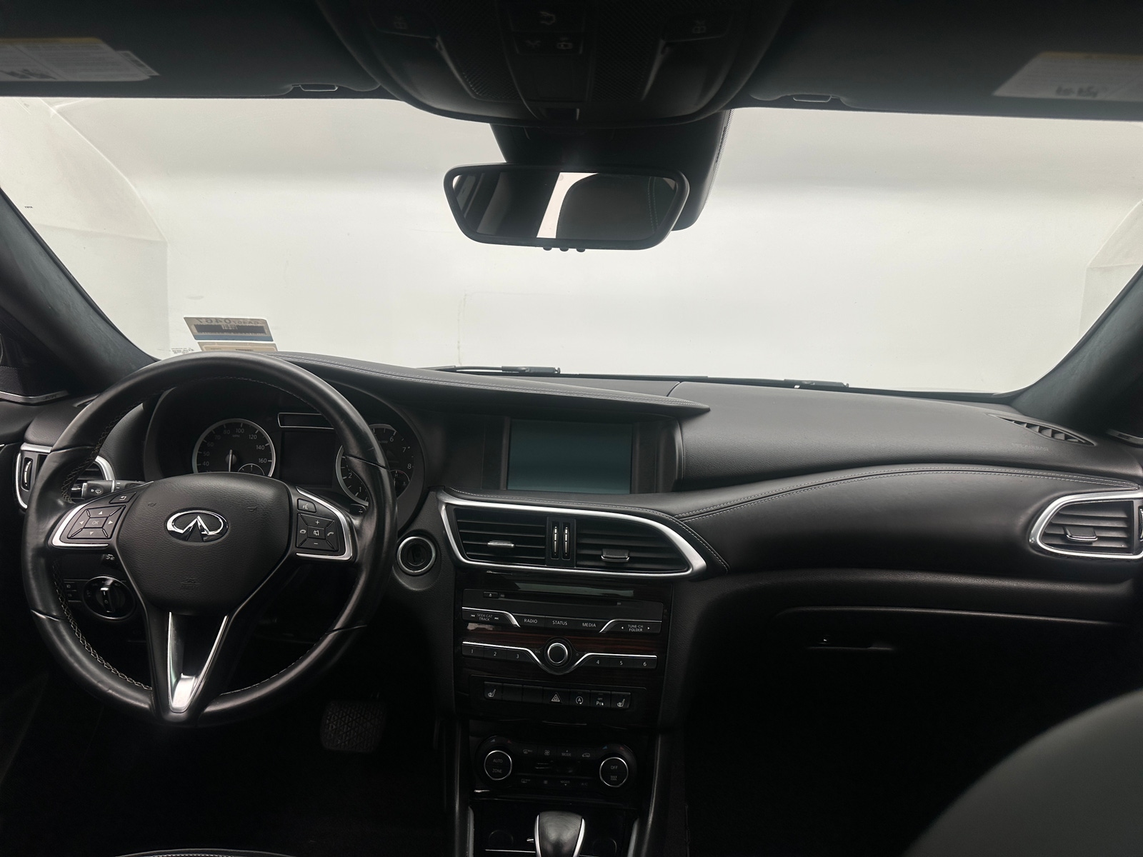 Thumbnail: 2017 INFINITI QX30 - 2