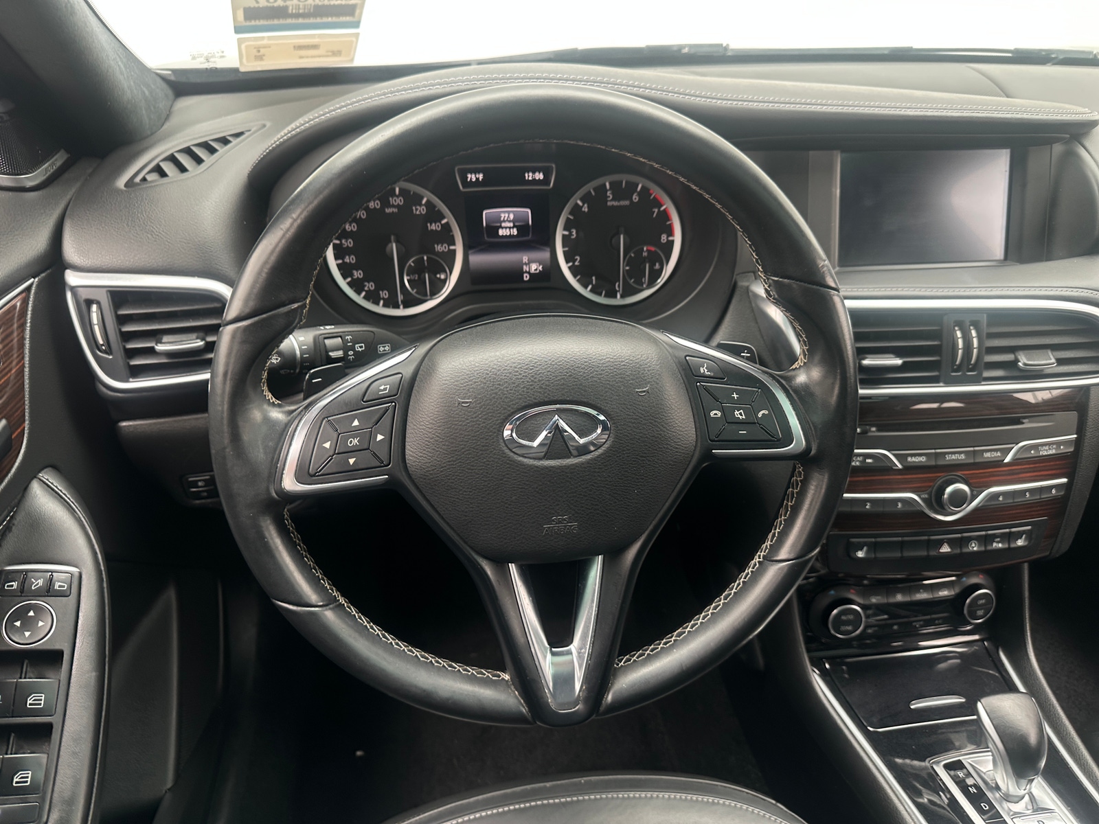 Thumbnail: 2017 INFINITI QX30 - 4